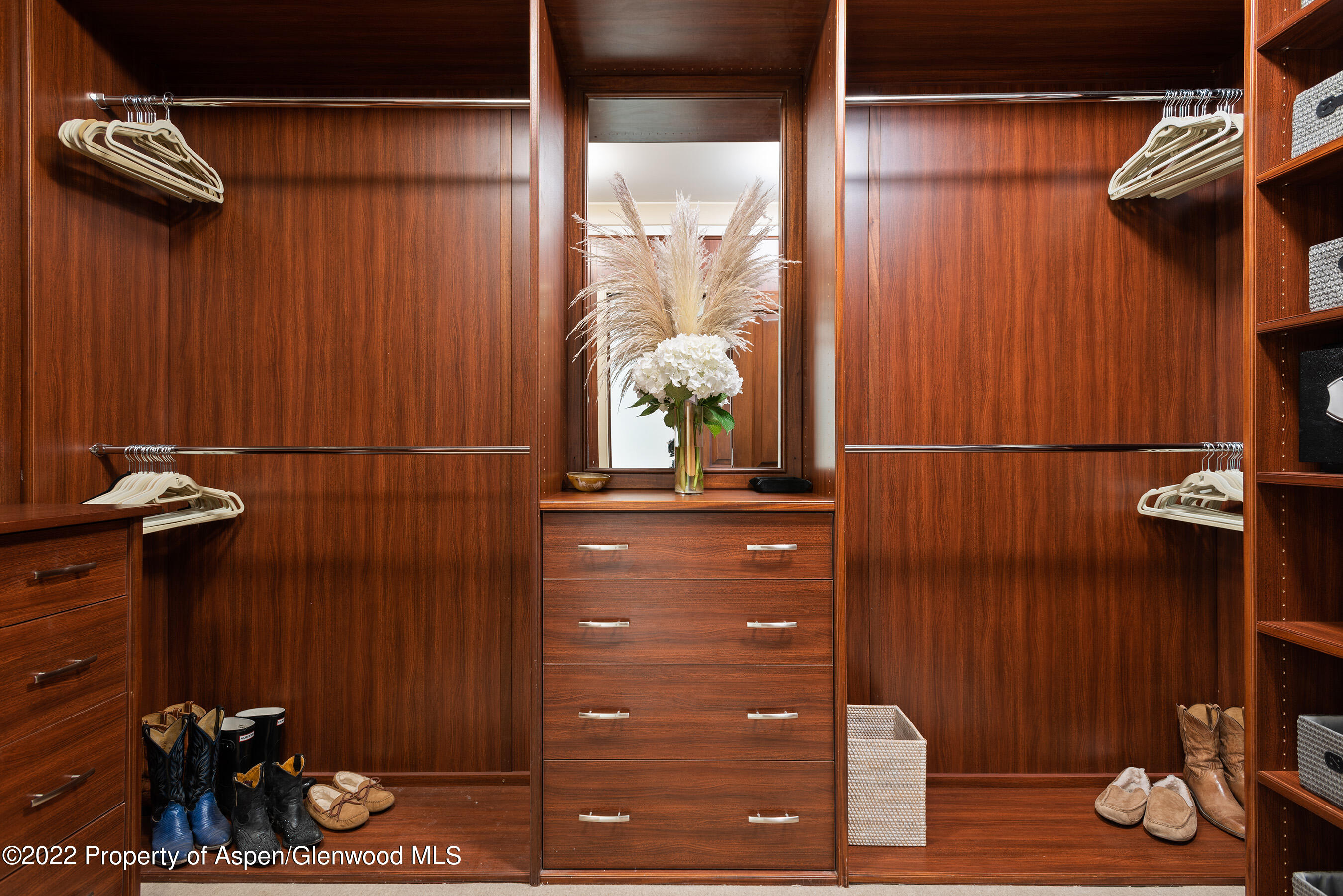 509 W Hopkins Avenue