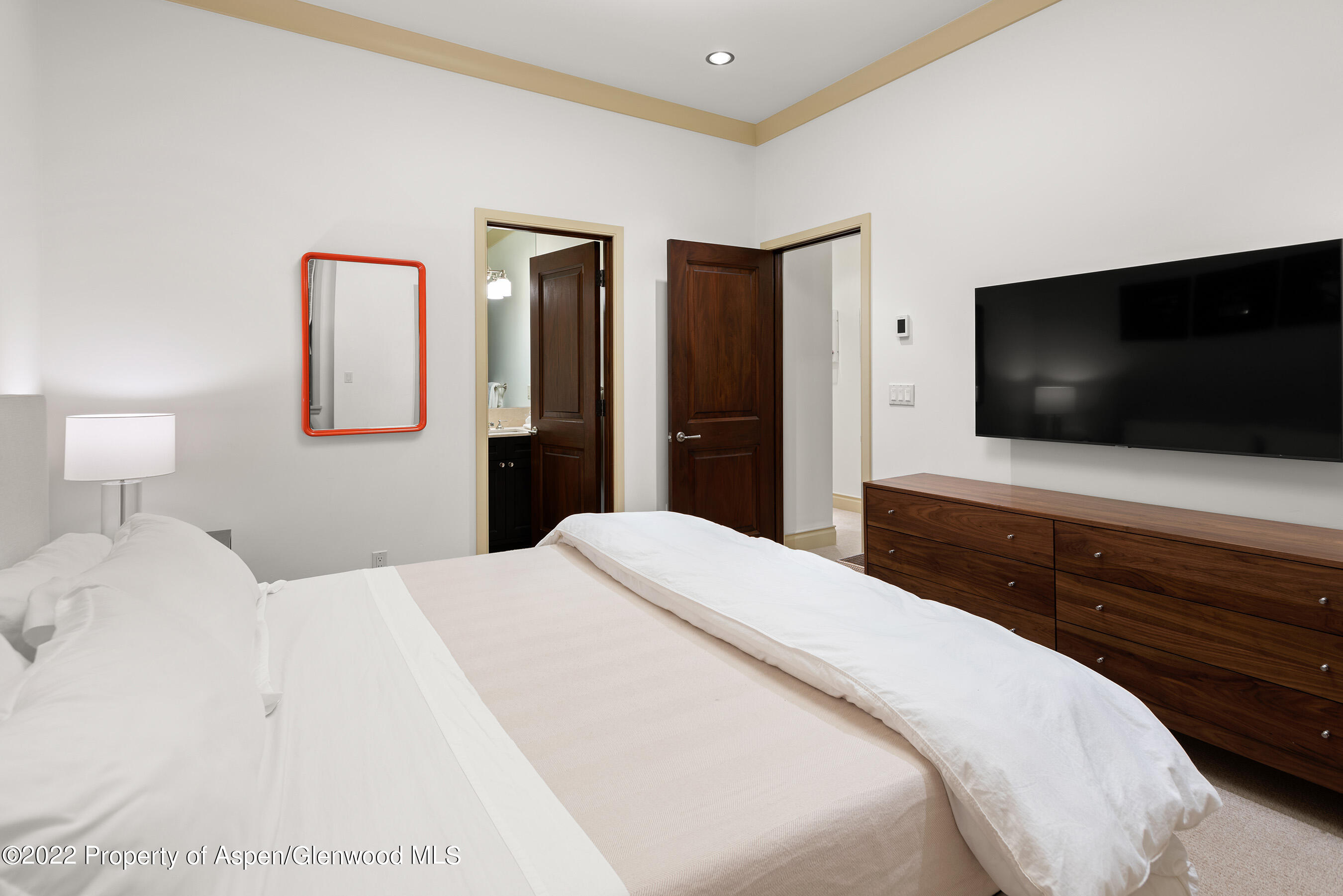 509 W Hopkins Avenue