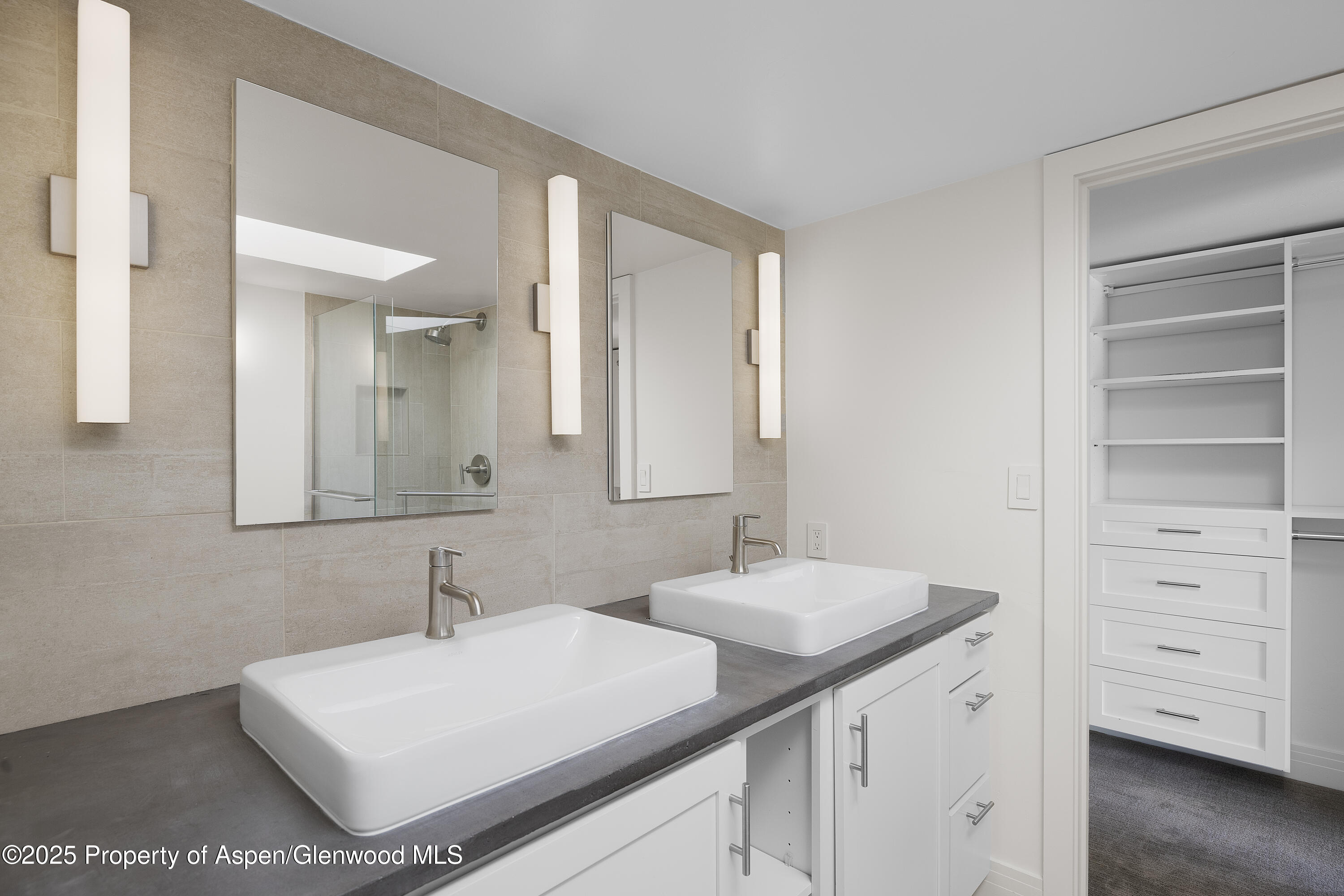 319 AABC, Unit C & D