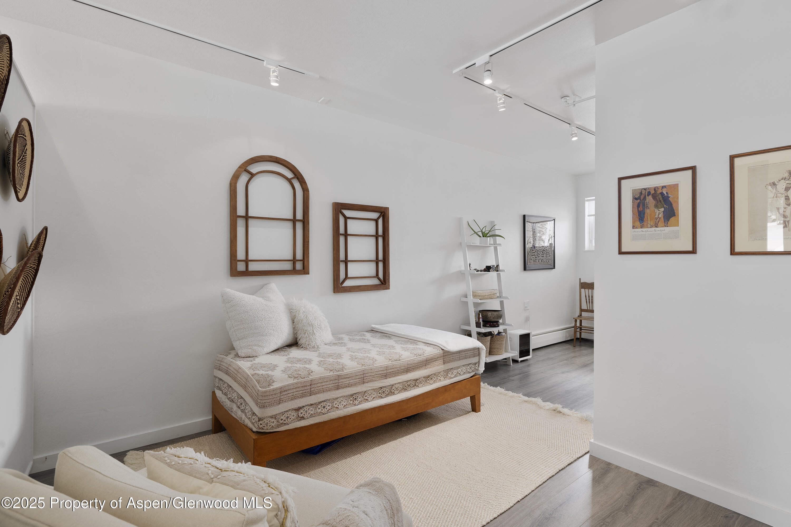 319 AABC, Unit C & D