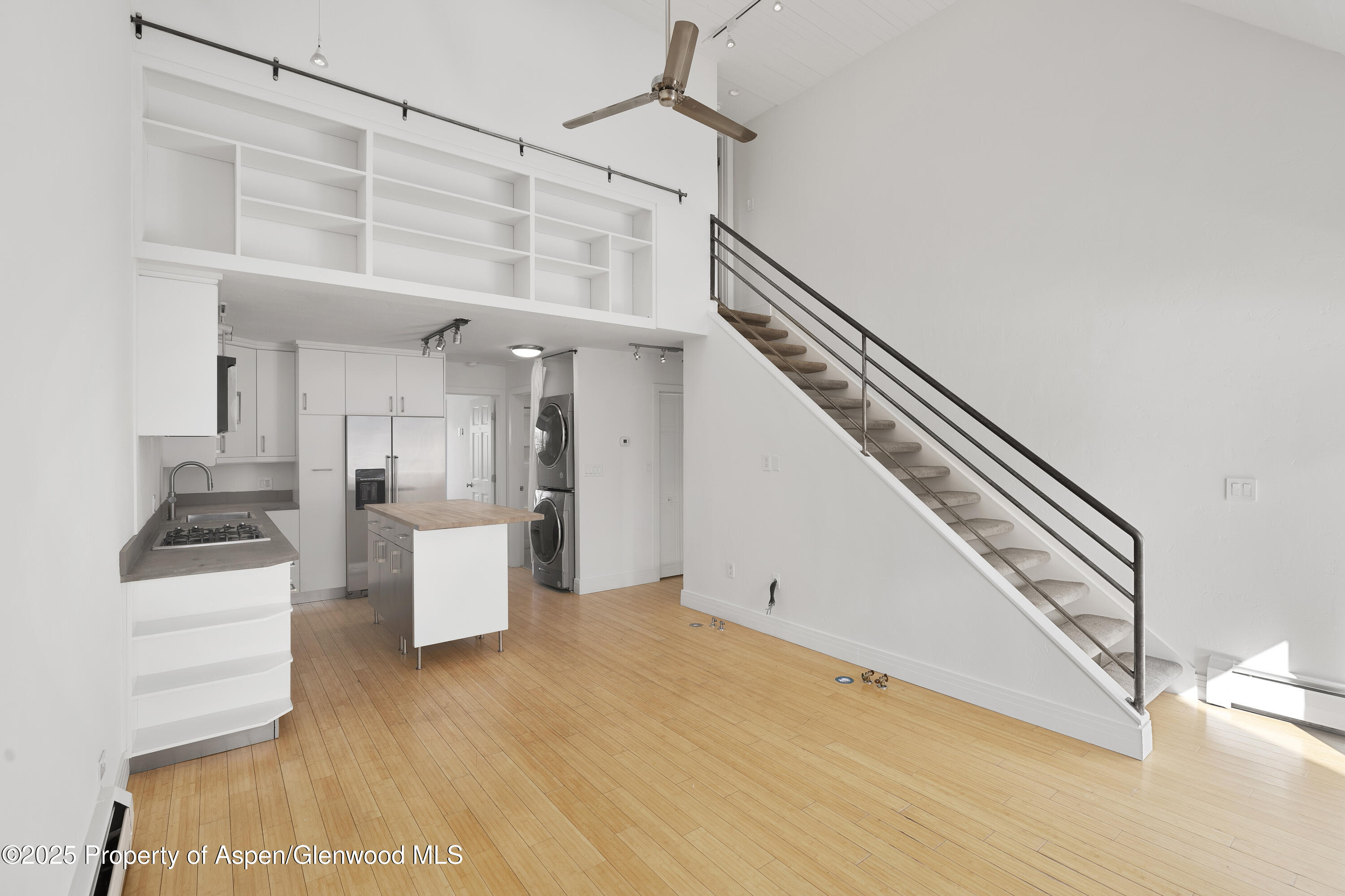 319 AABC, Unit C & D