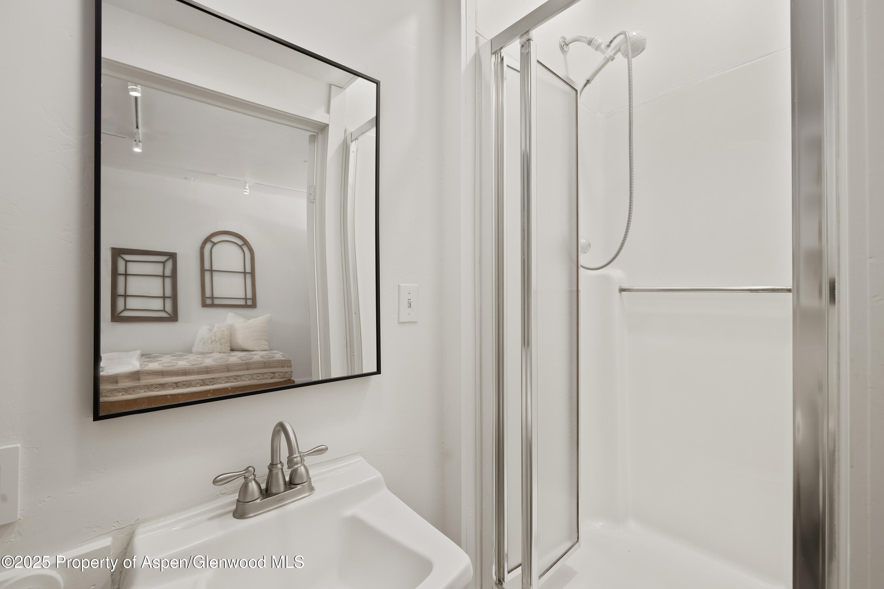 319 AABC, Unit C & D