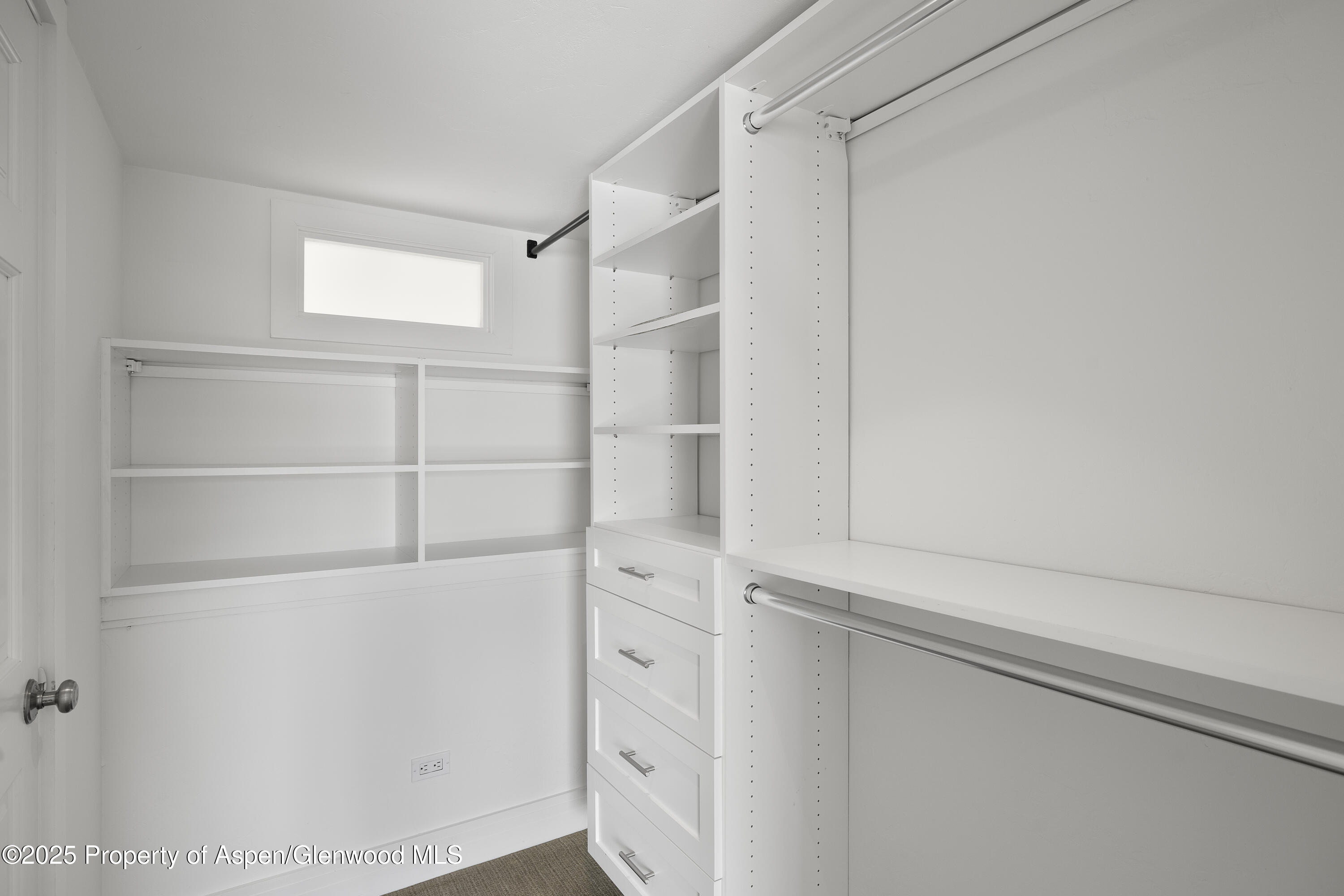 319 AABC, Unit C & D