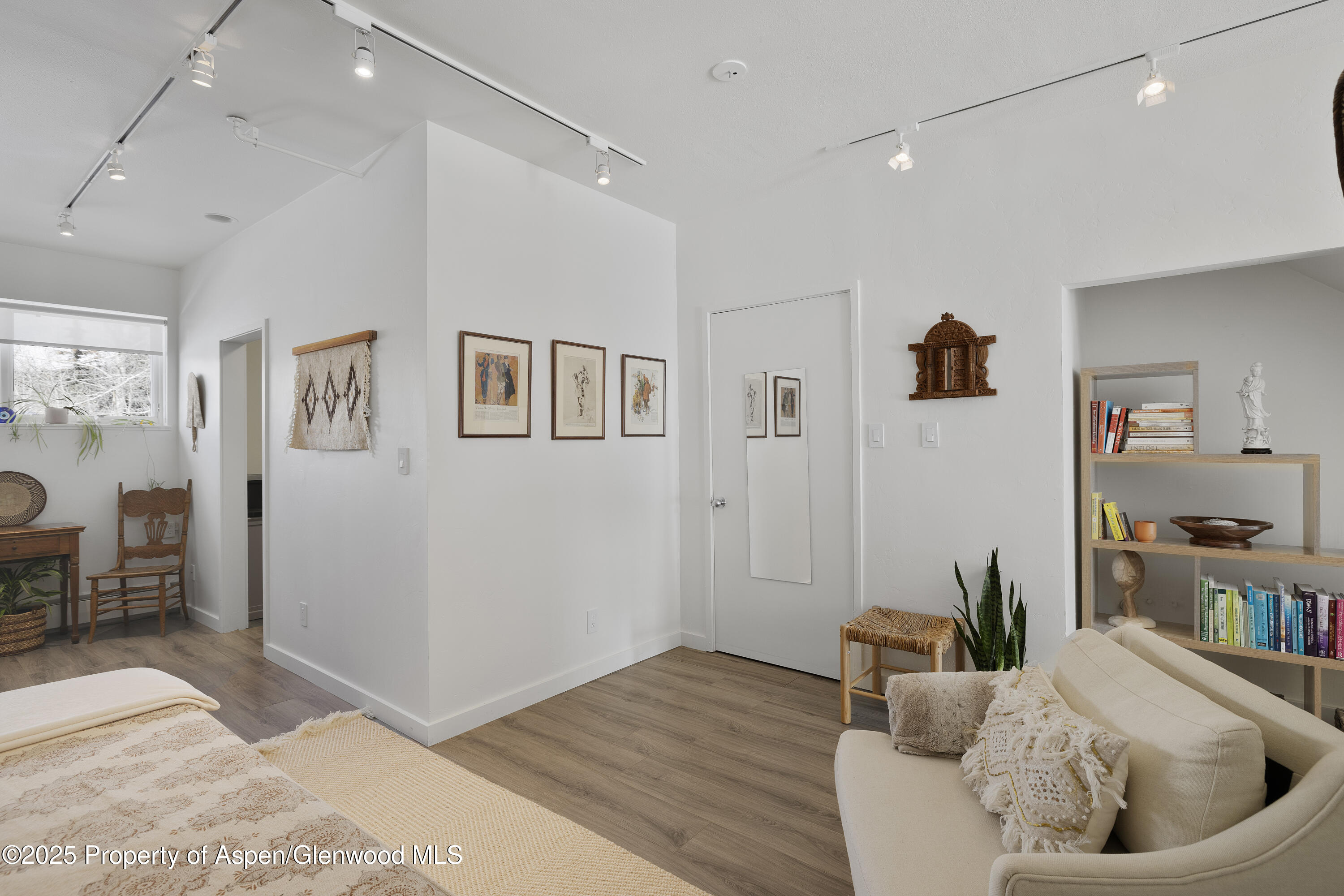 319 AABC, Unit C & D