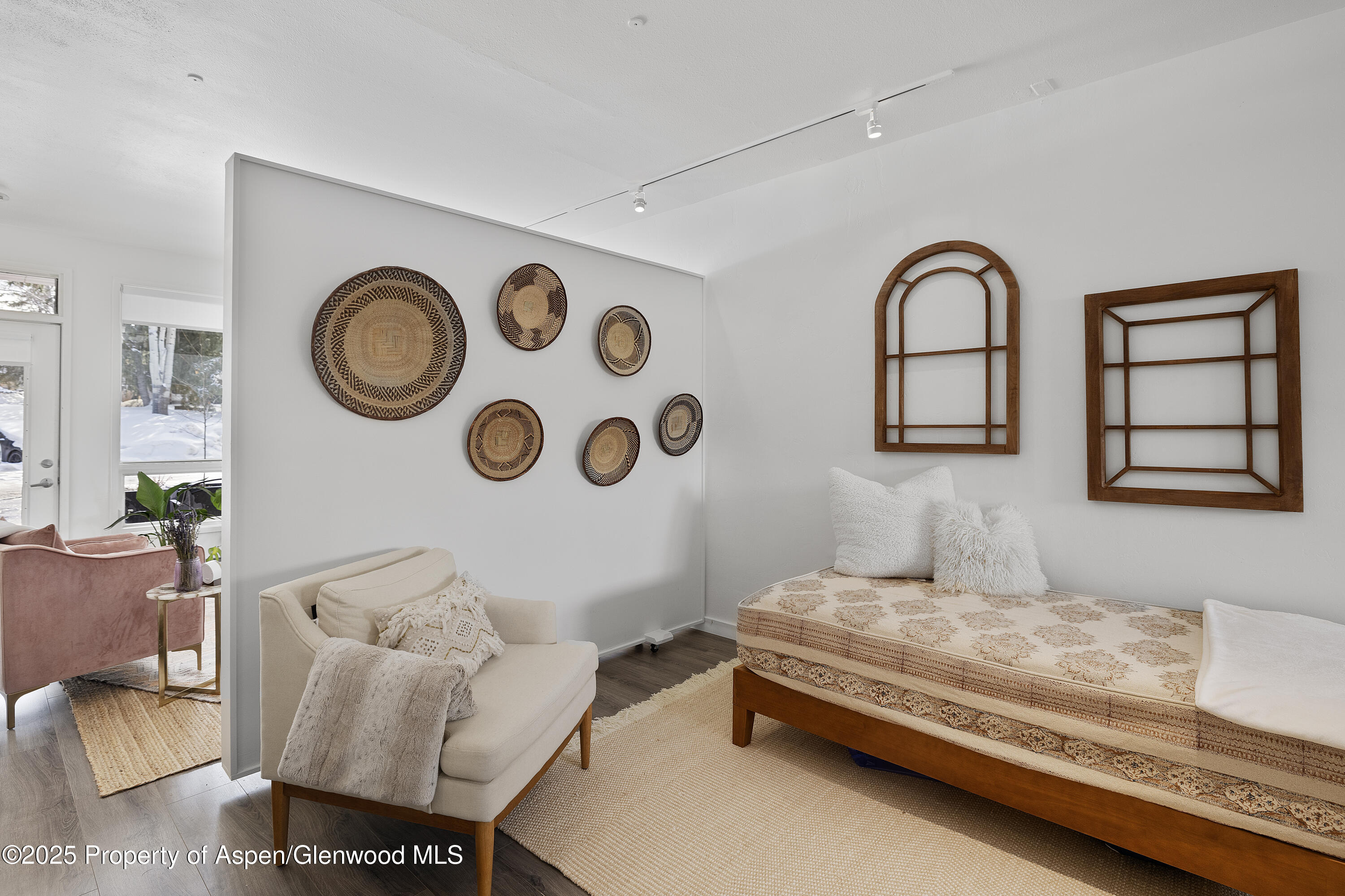 319 AABC, Unit C & D