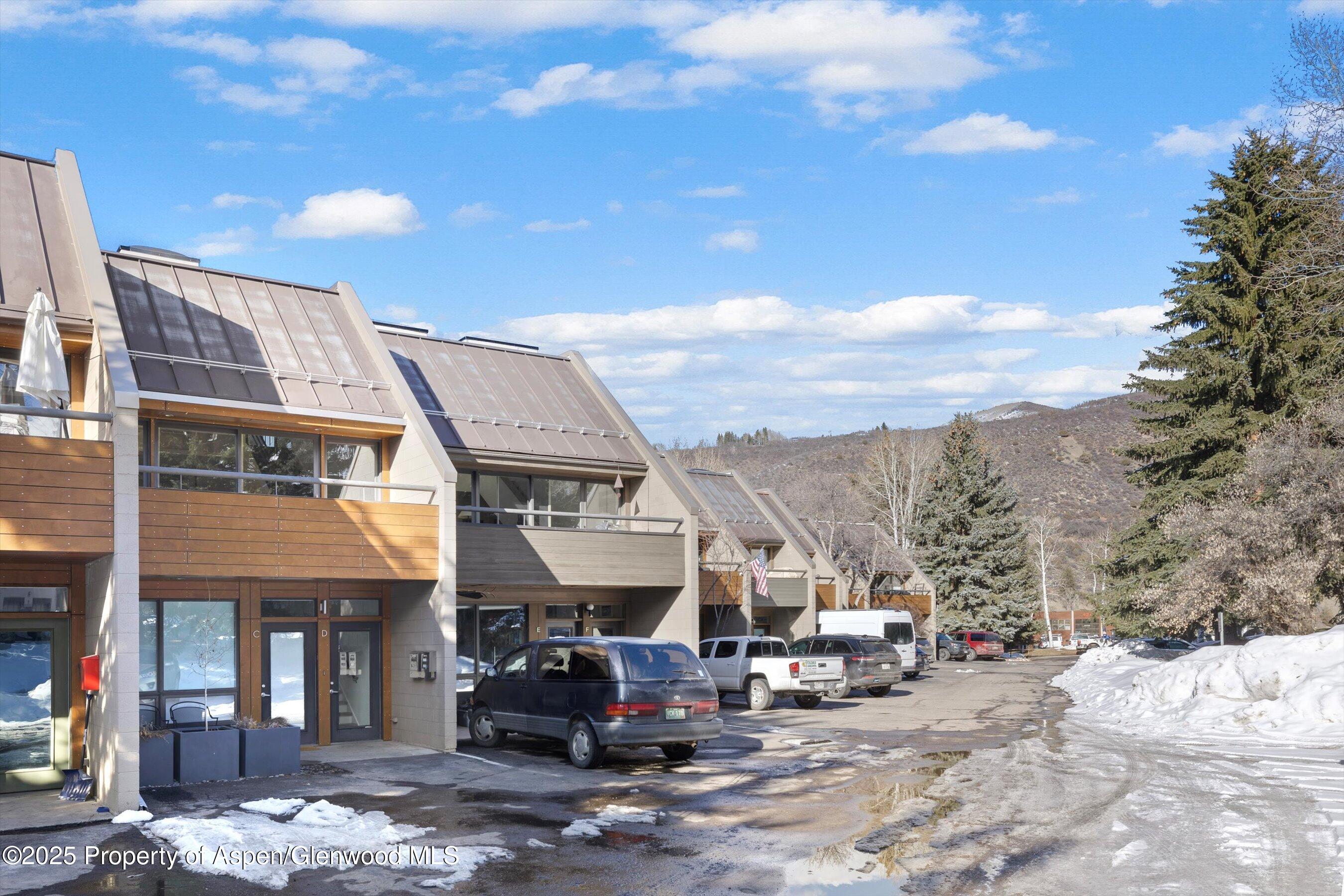 319 AABC, Unit C & D