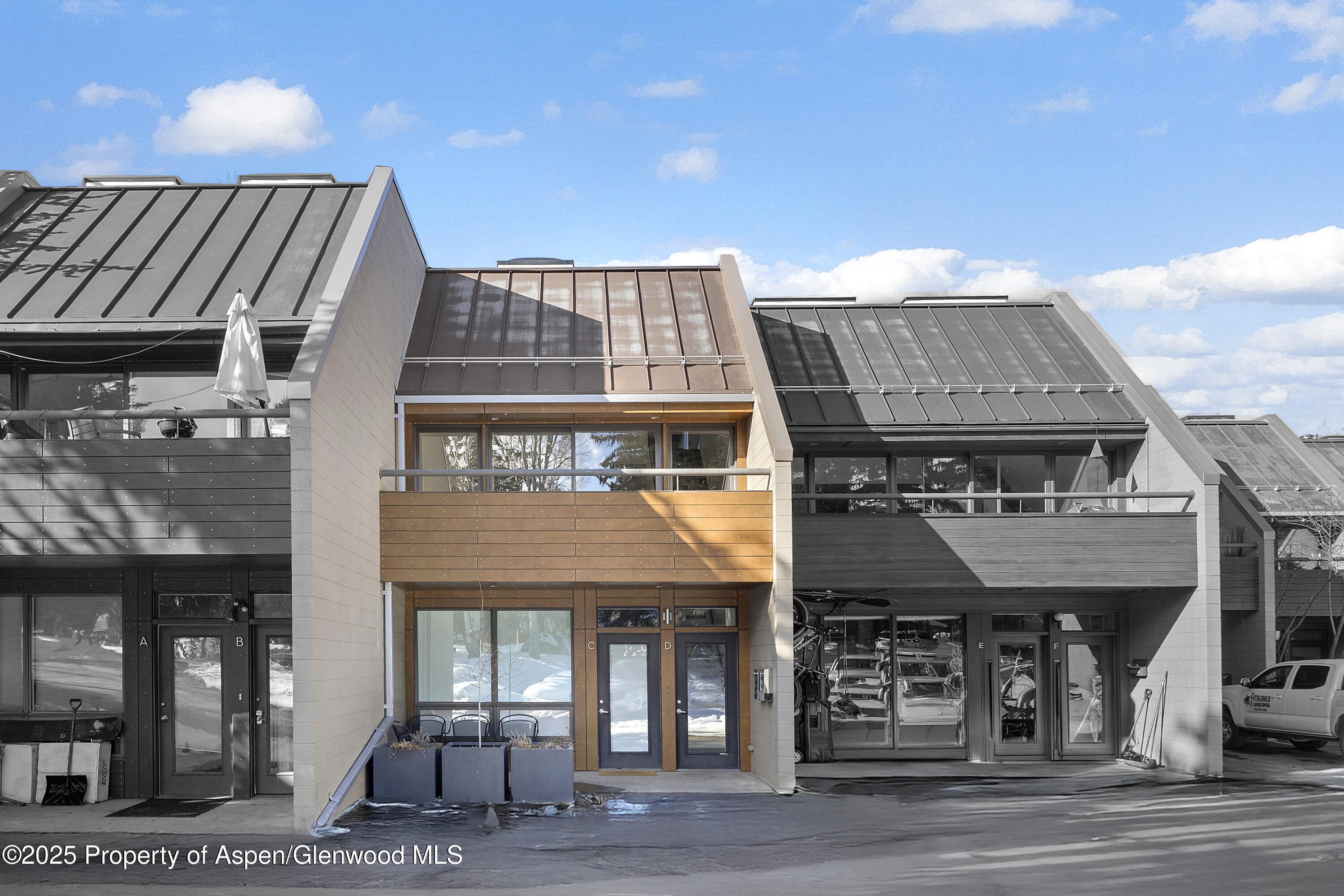 319 AABC, Unit C & D