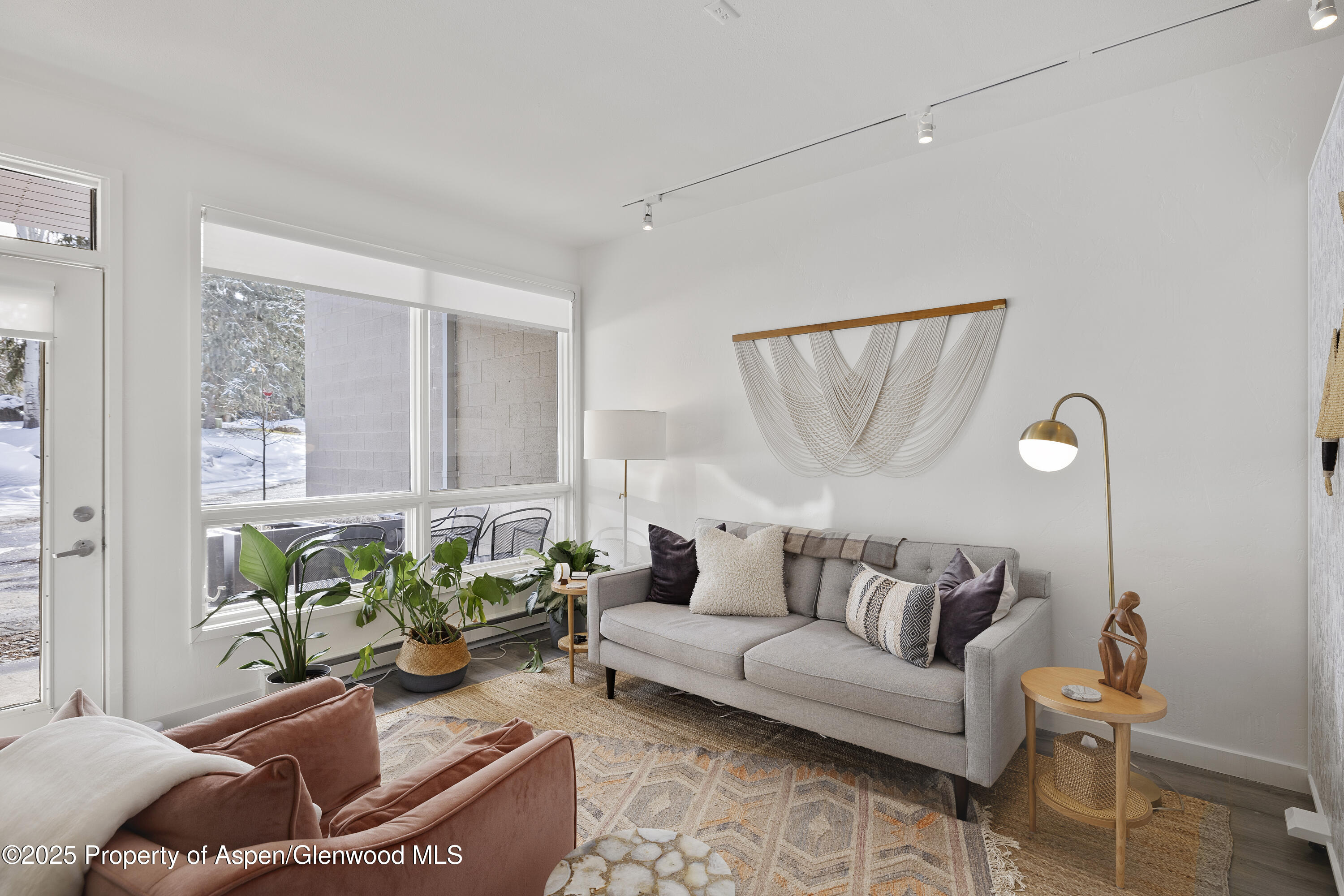 319 AABC, Unit C & D