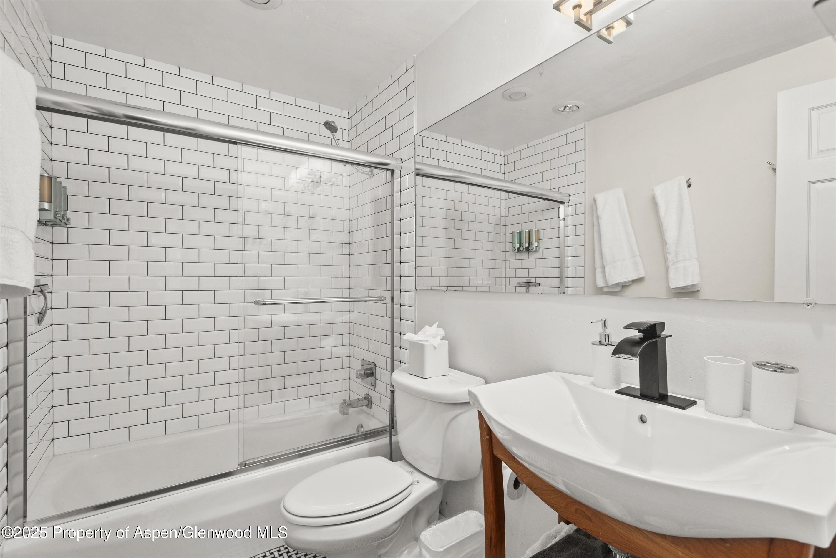 940 Waters Avenue, #201