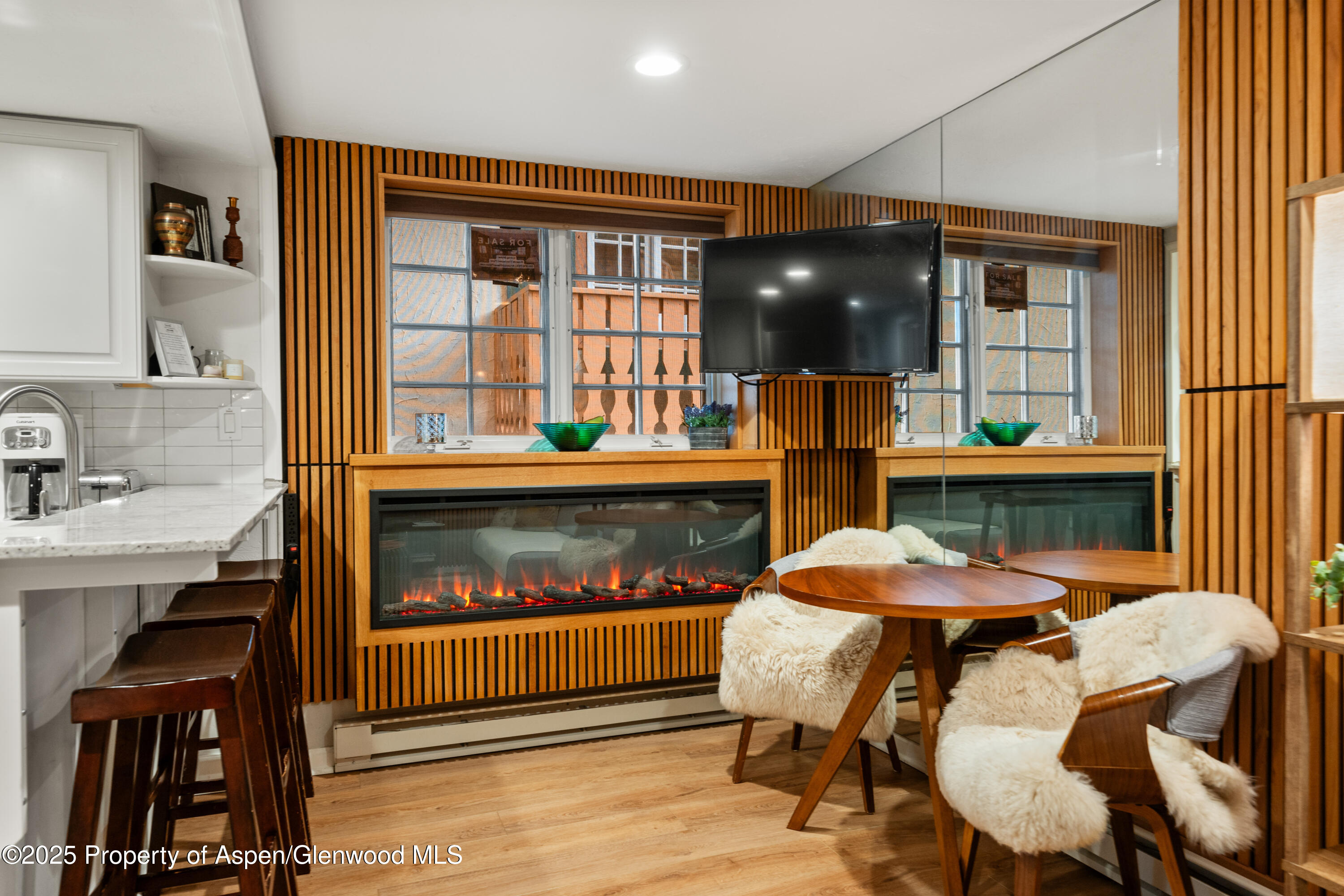 711 S Galena Street, 17D