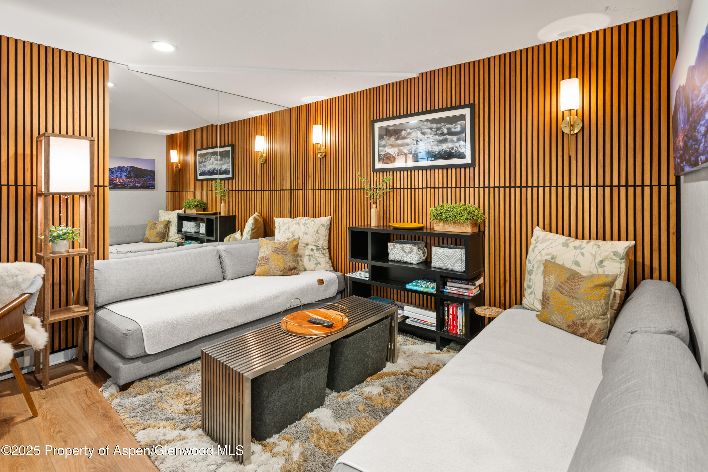 711 S Galena Street, 17D