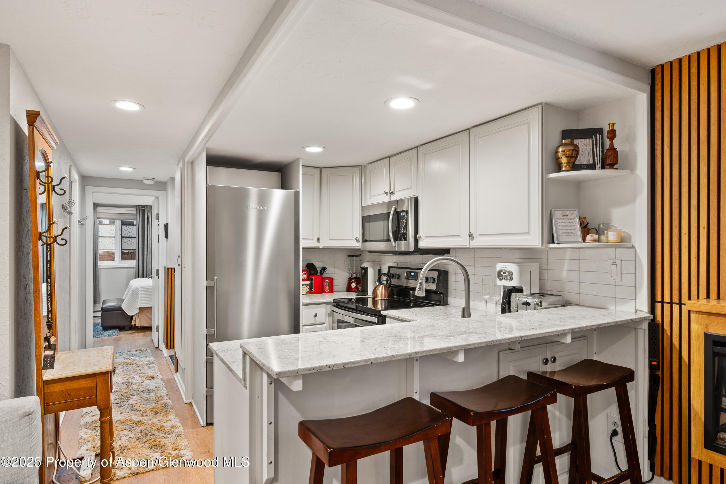 711 S Galena Street, 17D