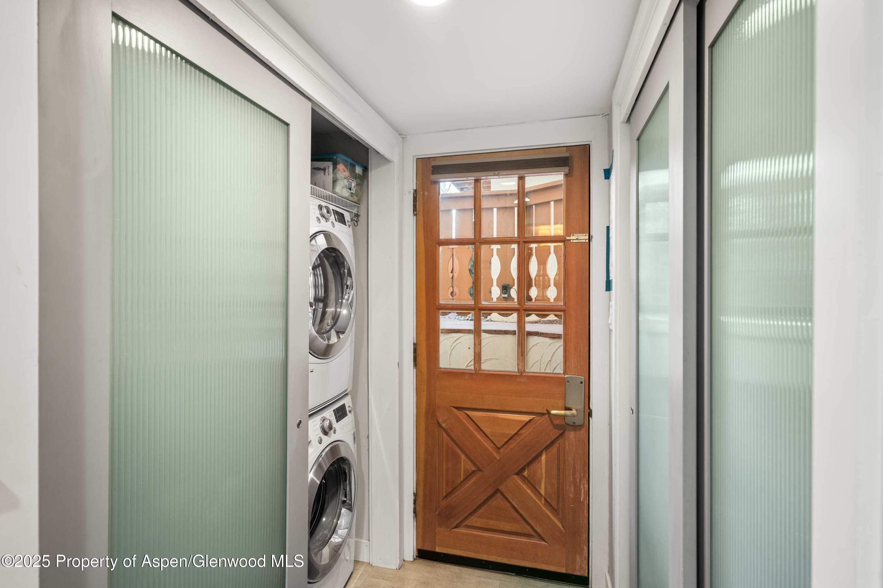 711 S Galena Street, 17D