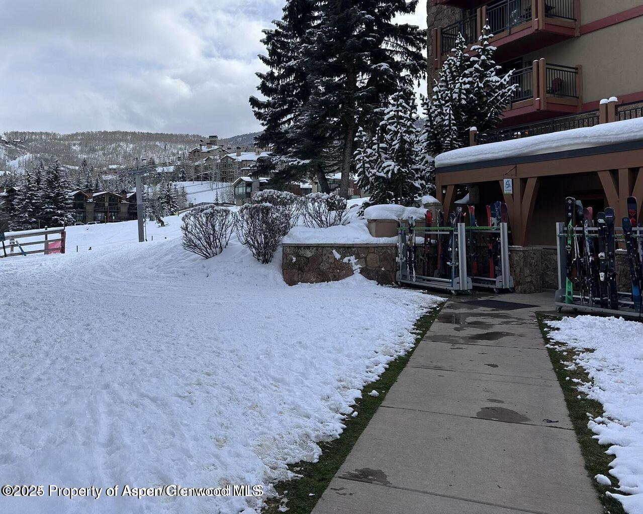 300 Carriage Way, 521