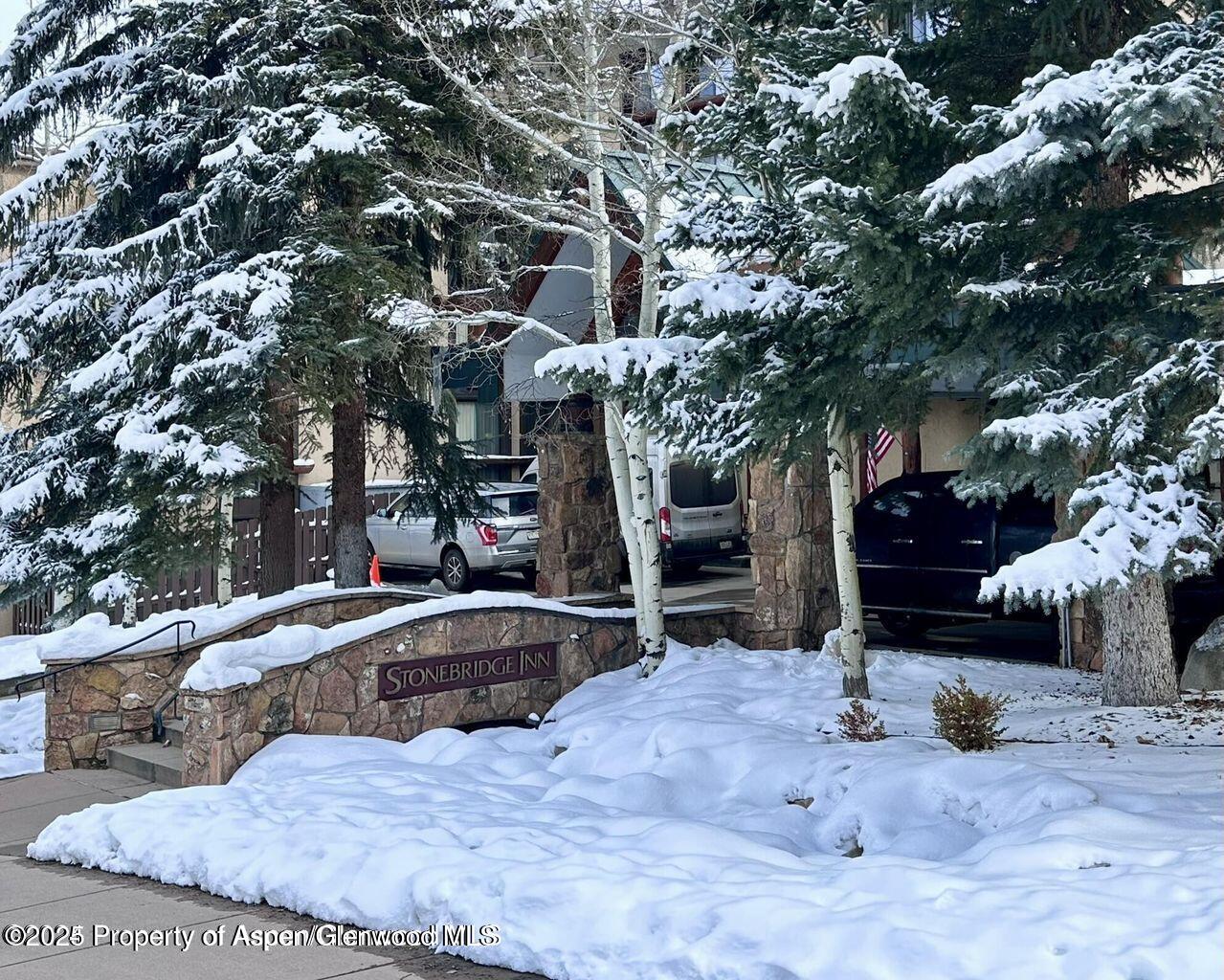 300 Carriage Way, 521