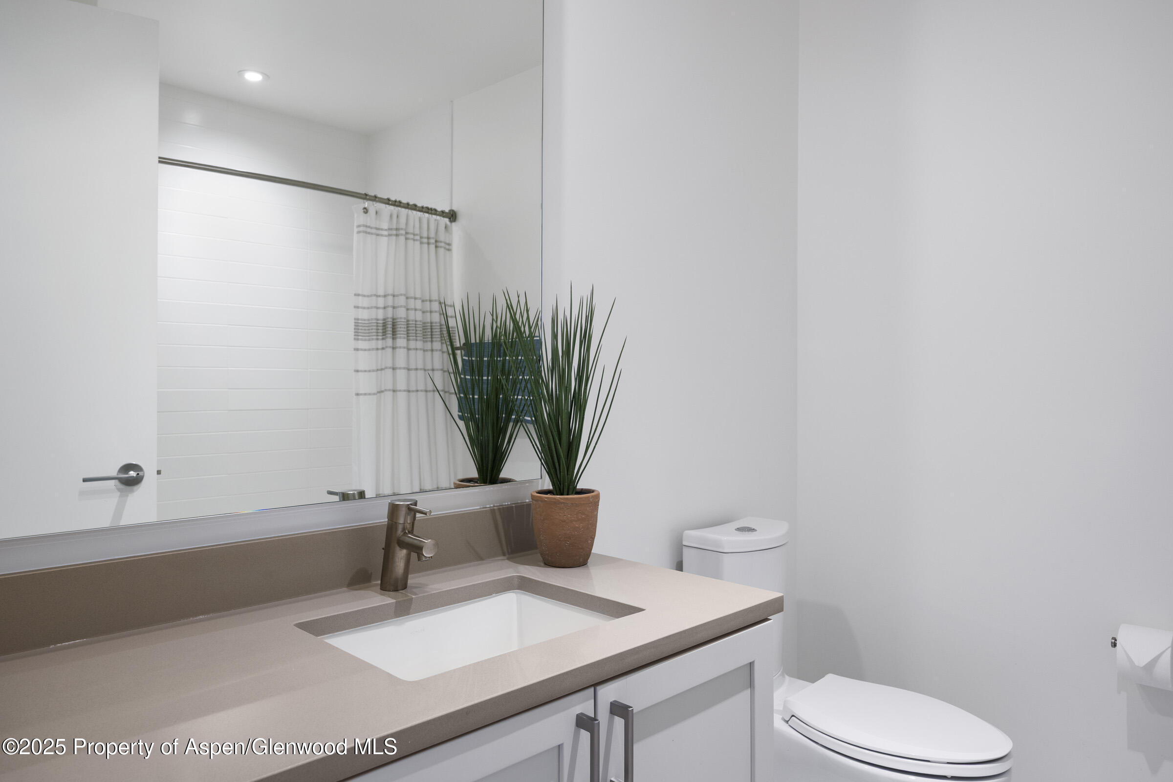 1750 Wewatta Street #1720