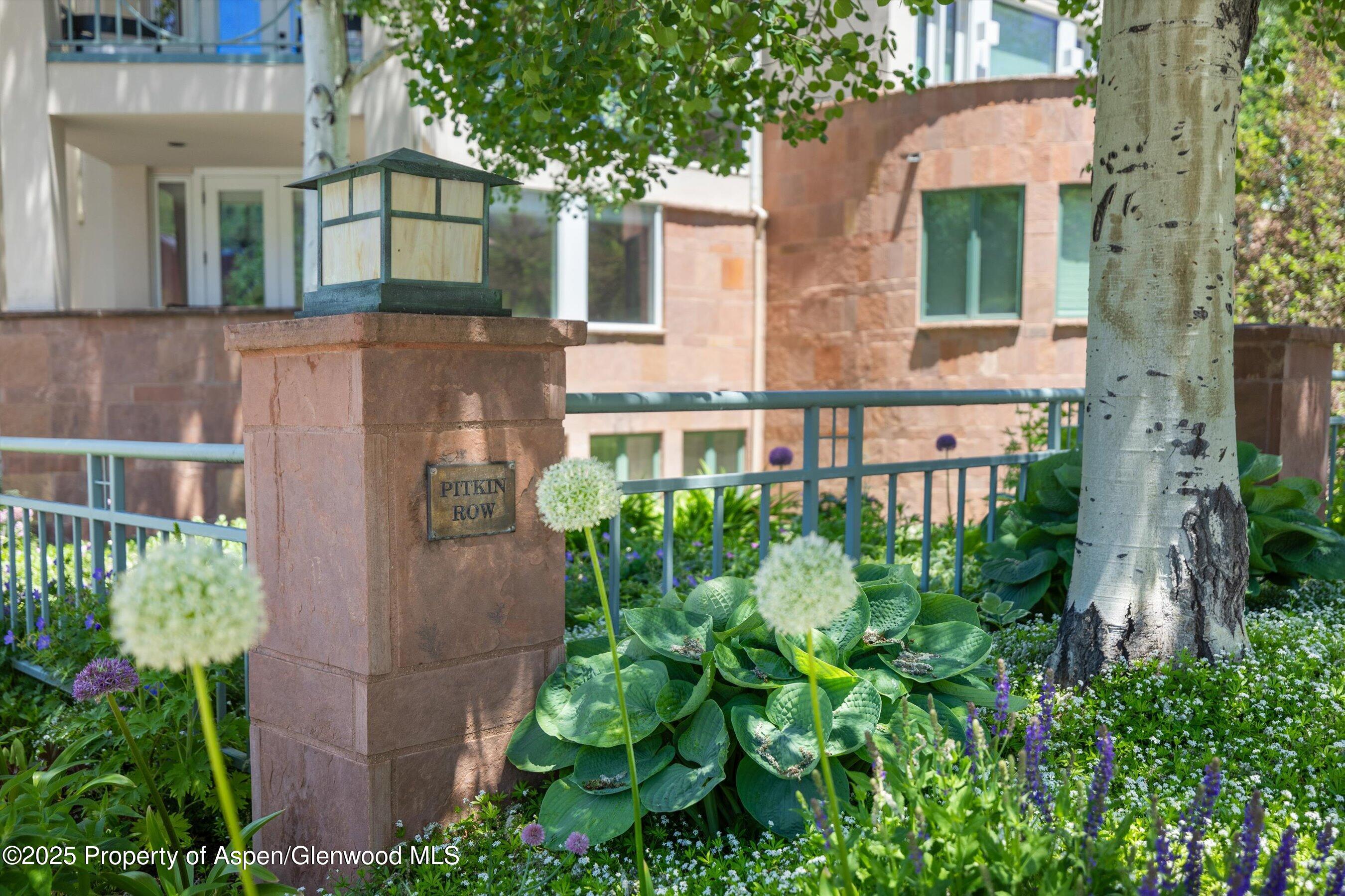 120 S Spring Street, 1