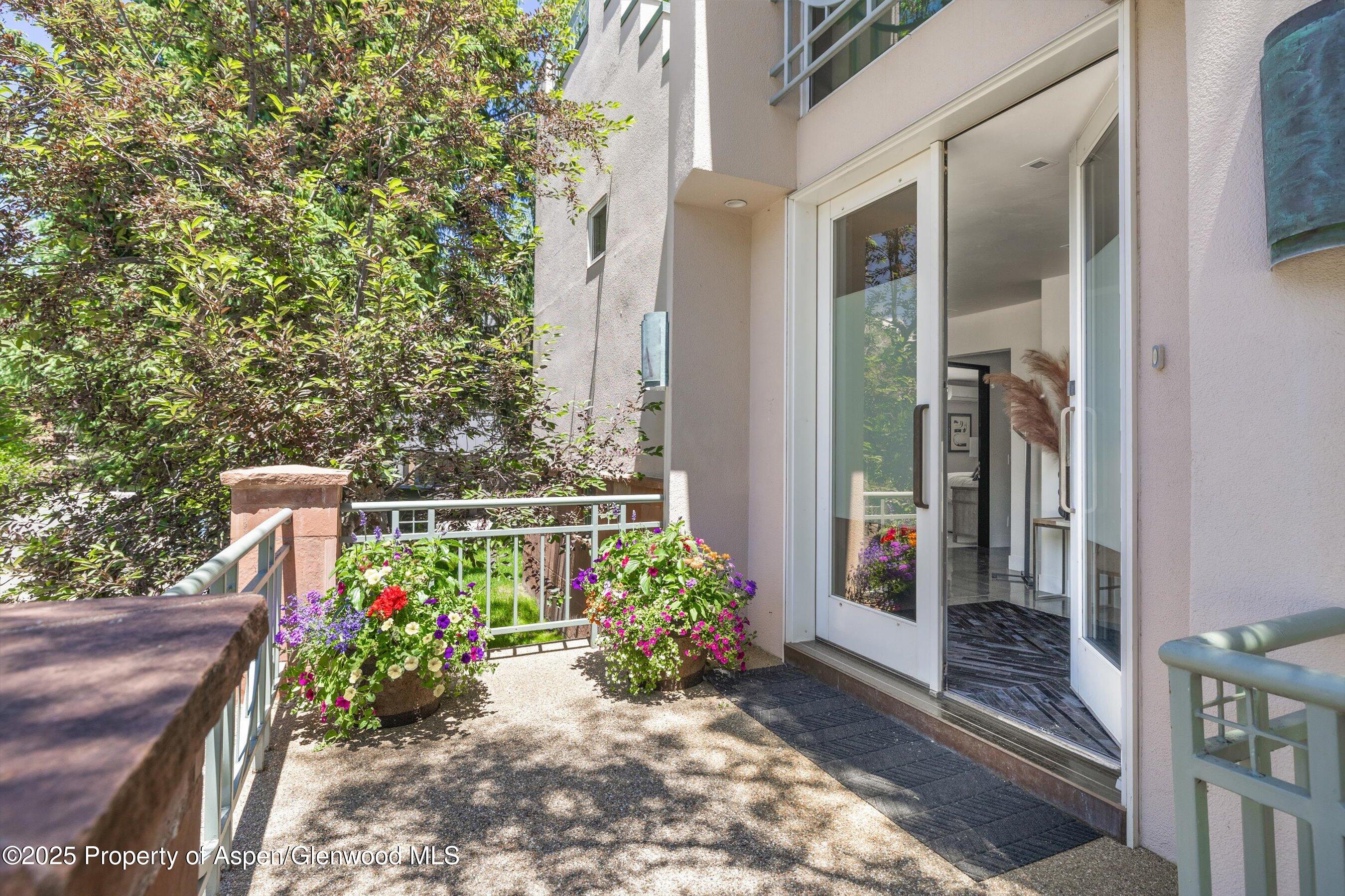 120 S Spring Street, 1