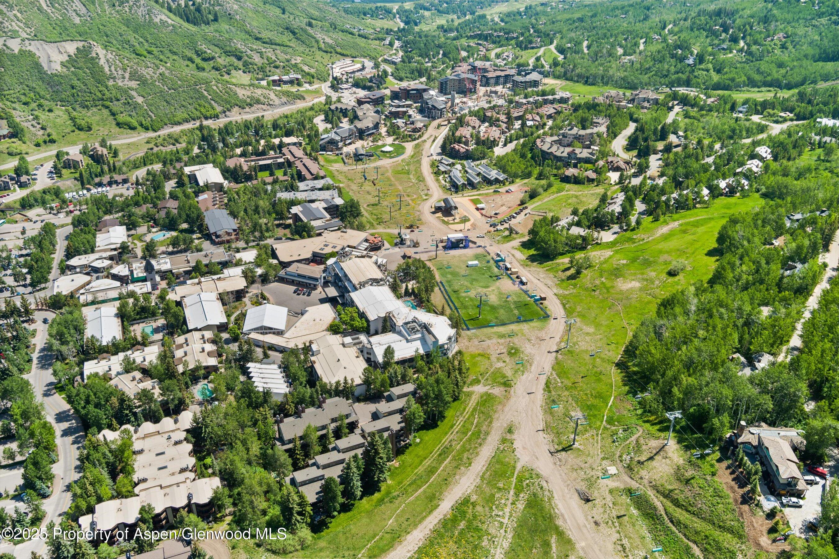 600 Carriage Way, L-12