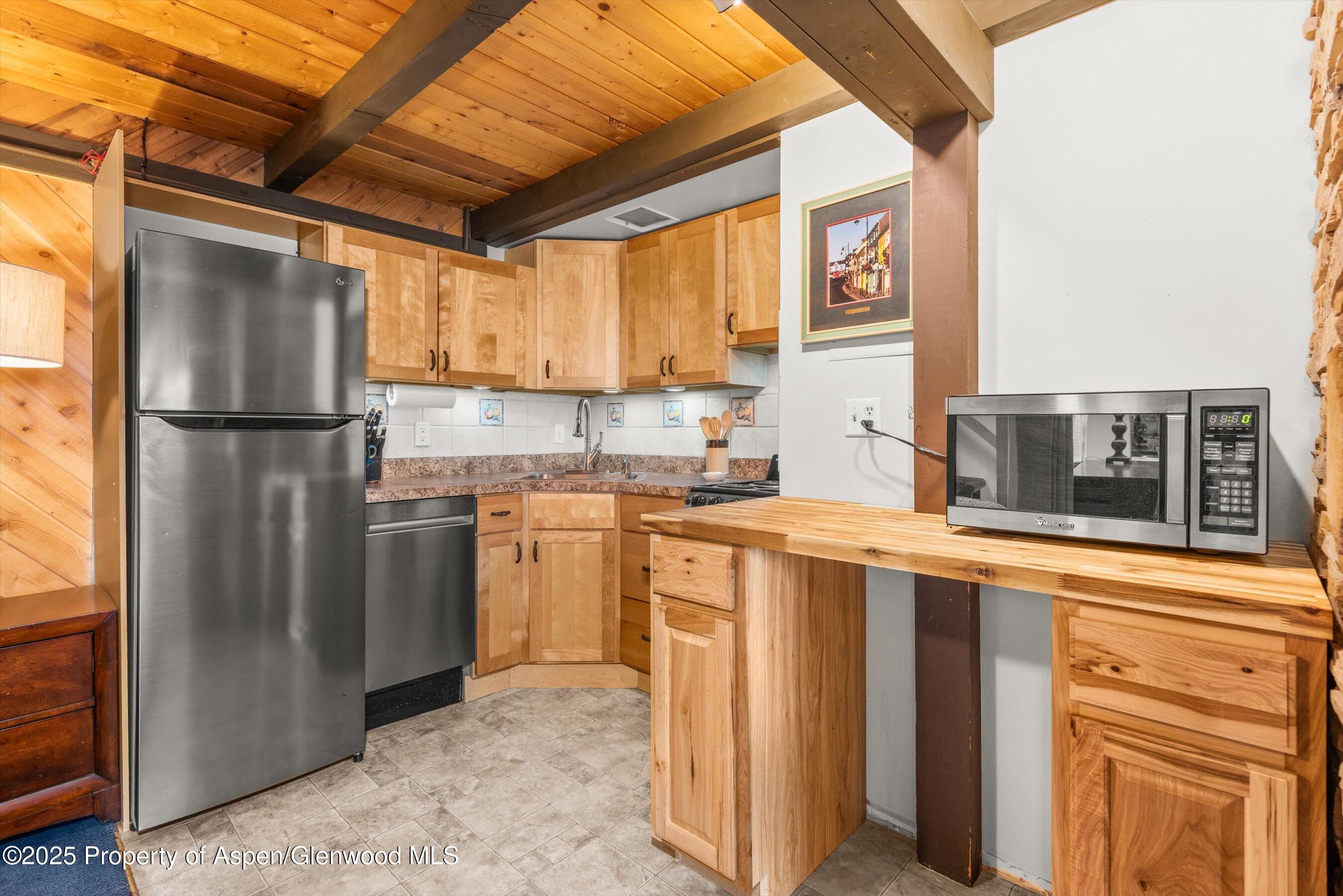 600 Carriage Way, L-12