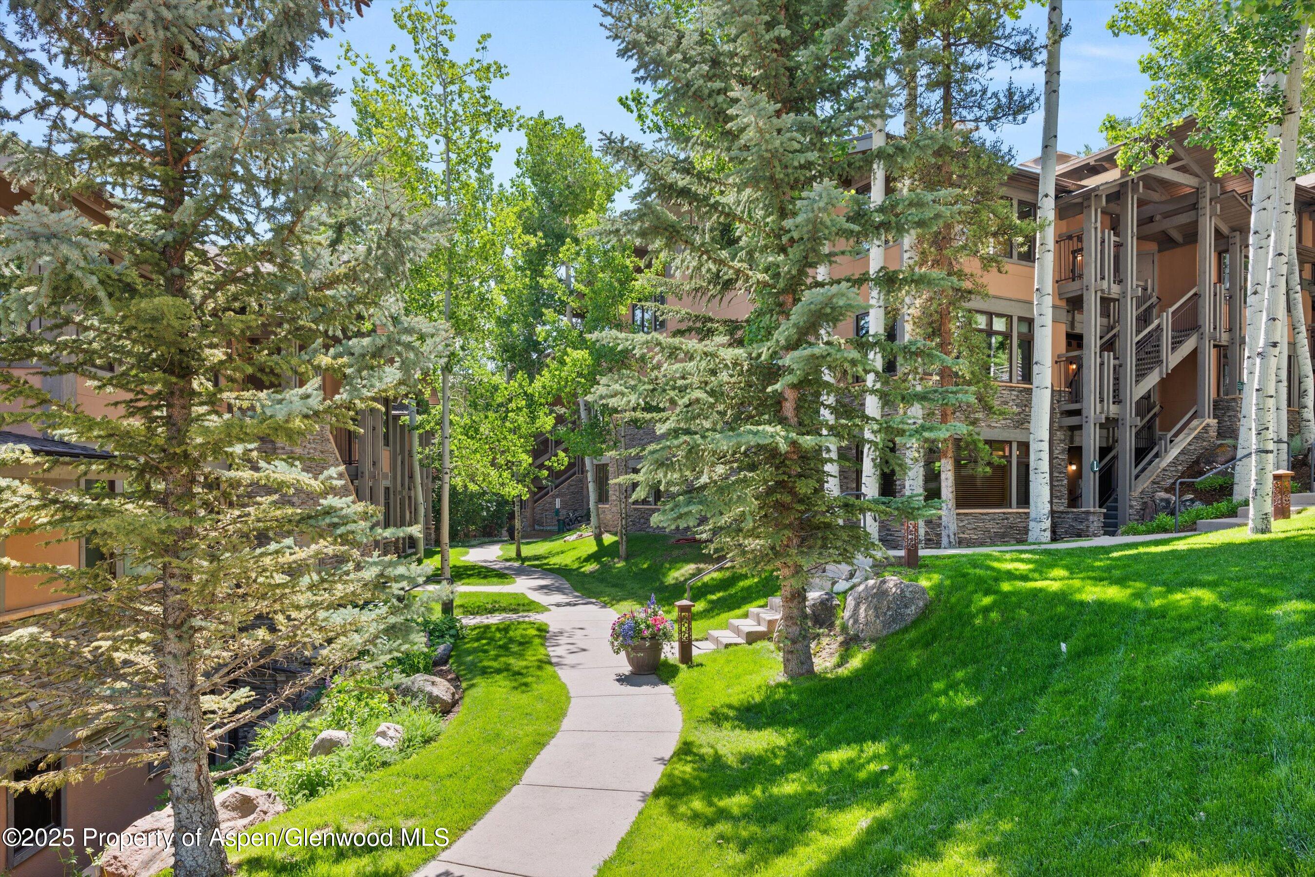 600 Carriage Way, L-12