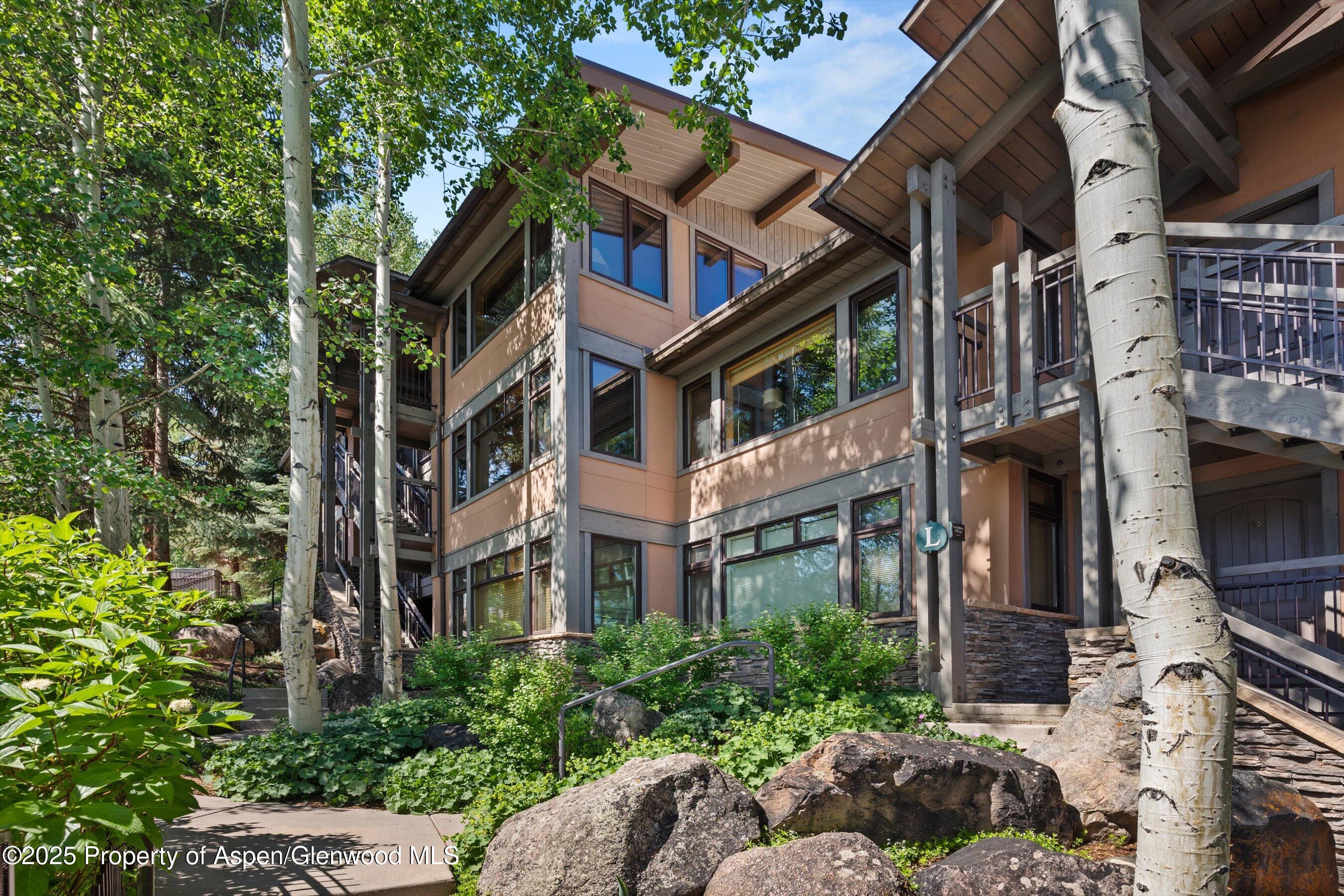 600 Carriage Way, L-12