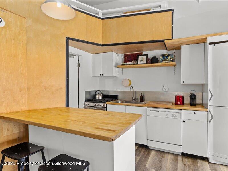 412 Mill Street, #B9