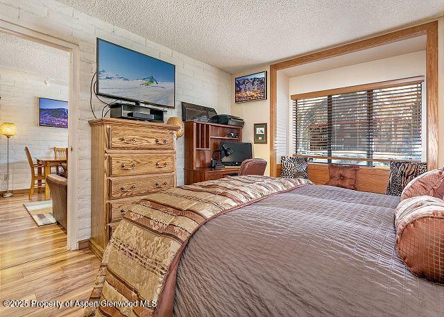 313 VINE Street, 313