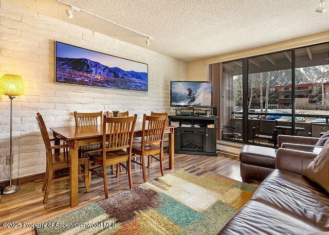 313 VINE Street, 313