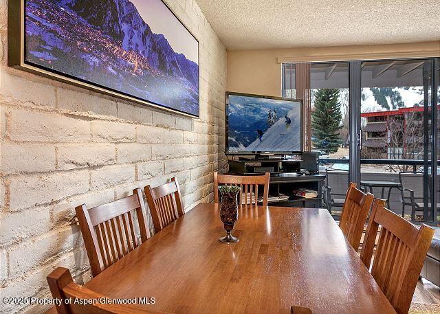 313 VINE Street, 313