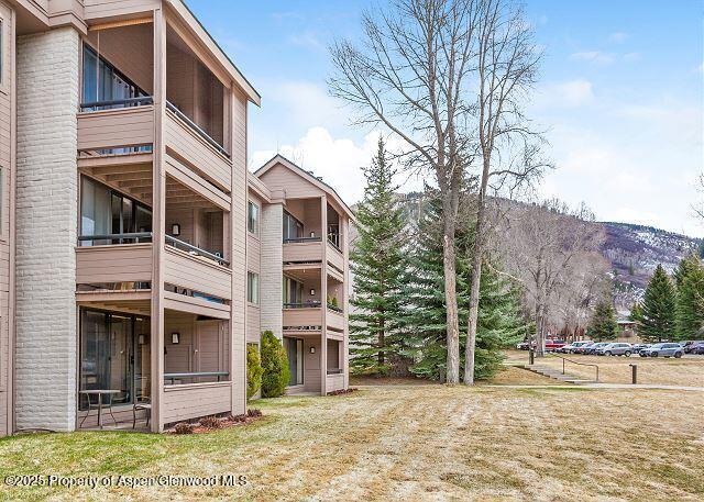 313 VINE Street, 313