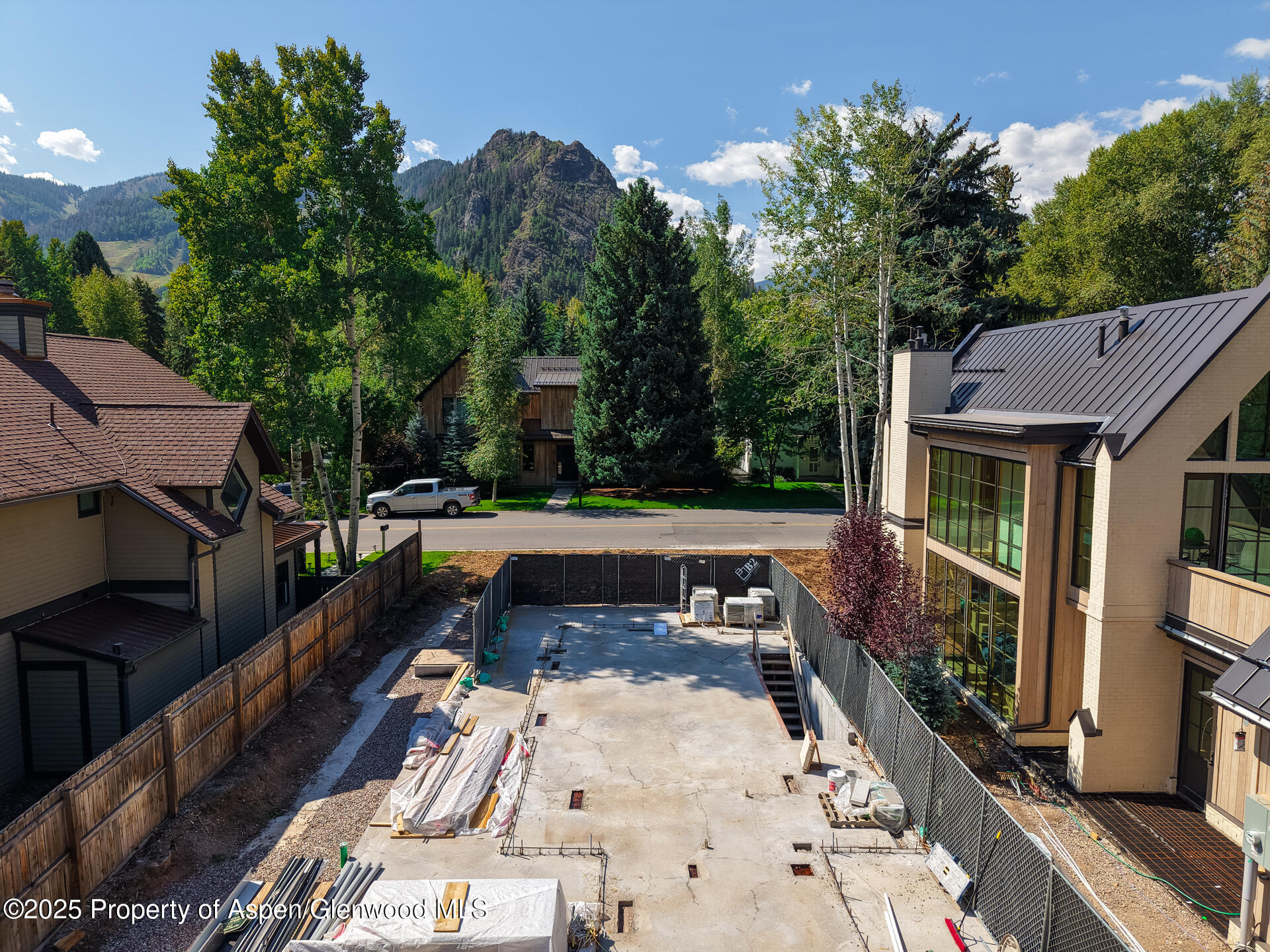 622 W Smuggler Street