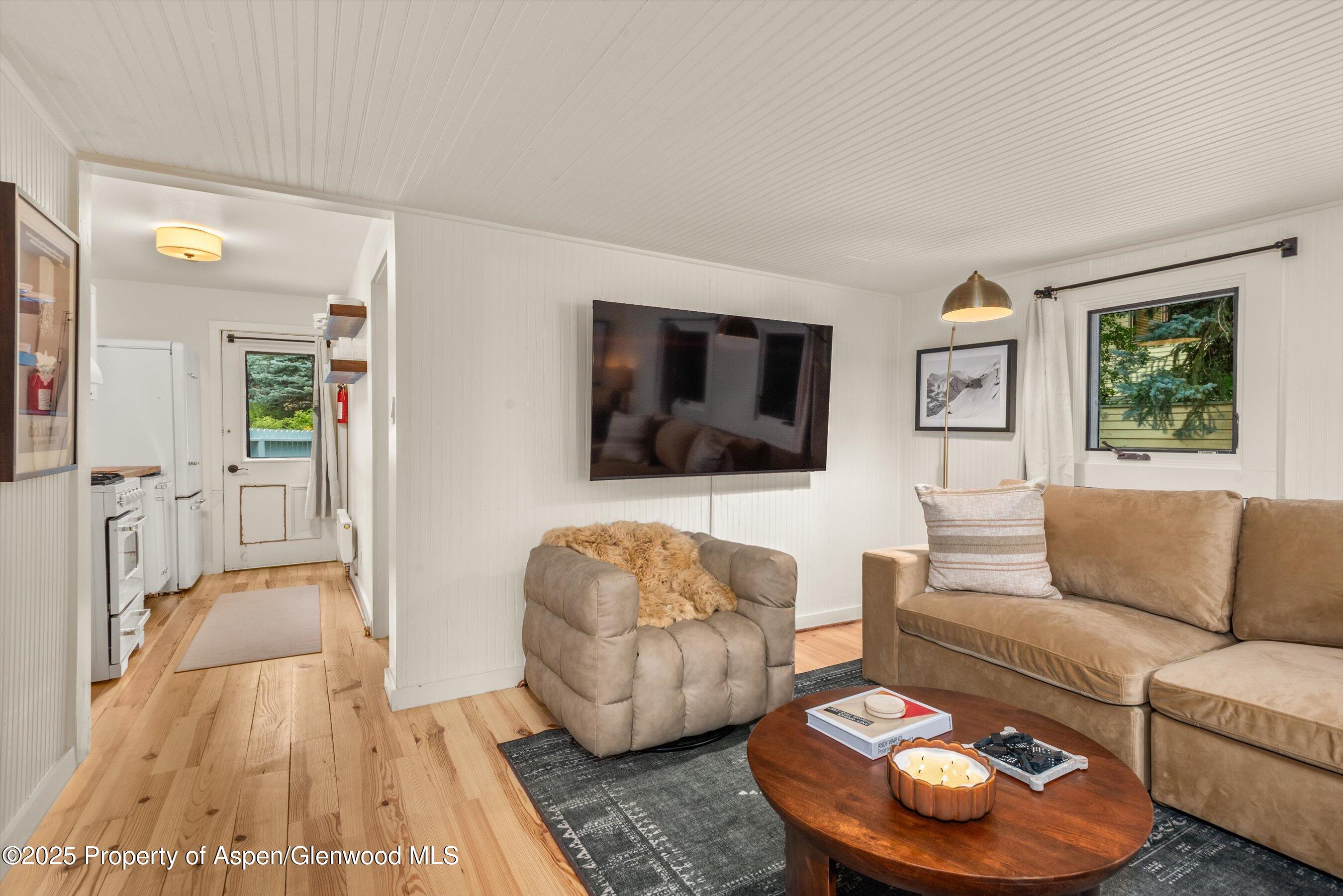 500 W Francis Street Carriage House