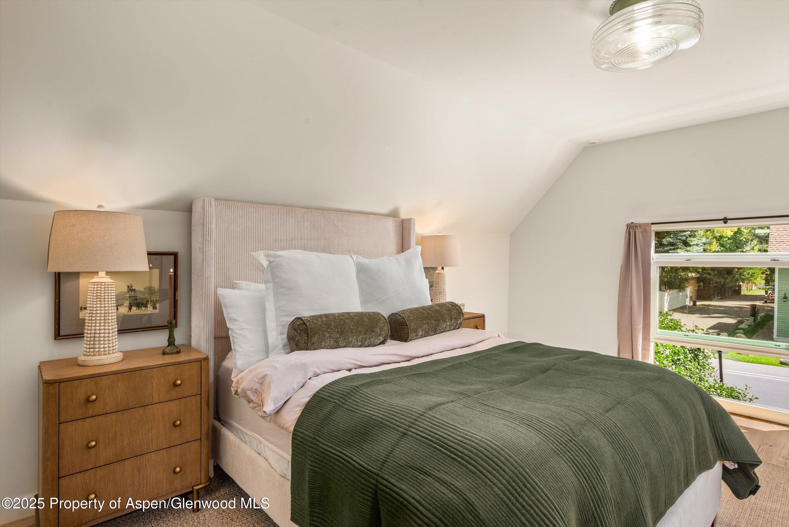 500 W Francis Street Carriage House