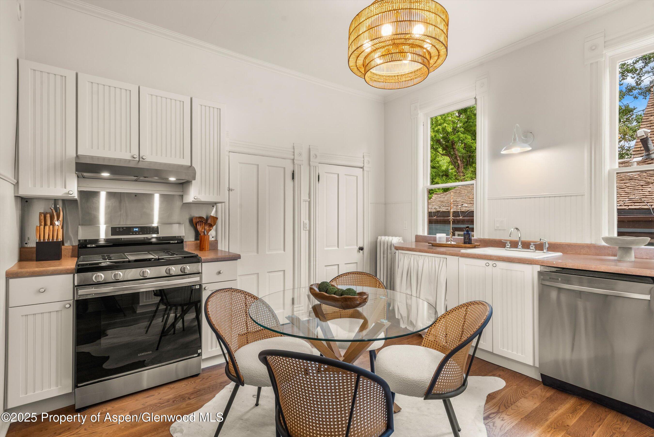 500 W Francis Street