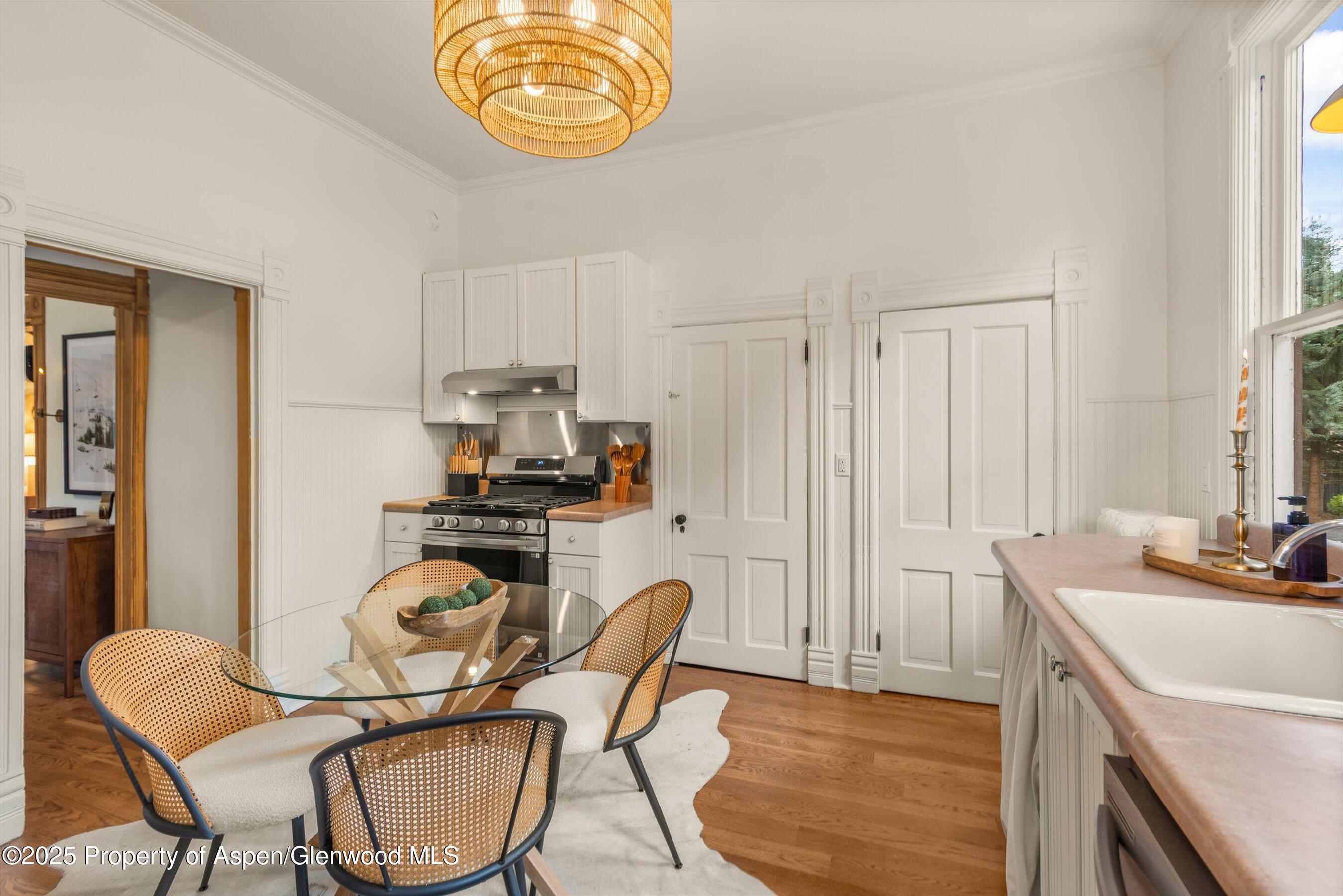 500 W Francis Street