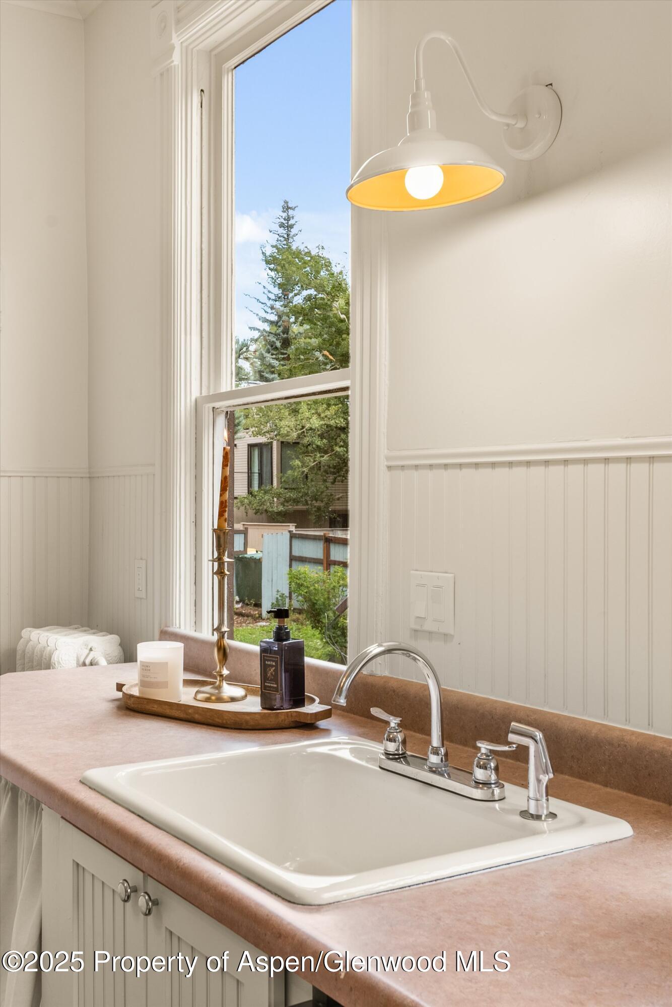 500 W Francis Street