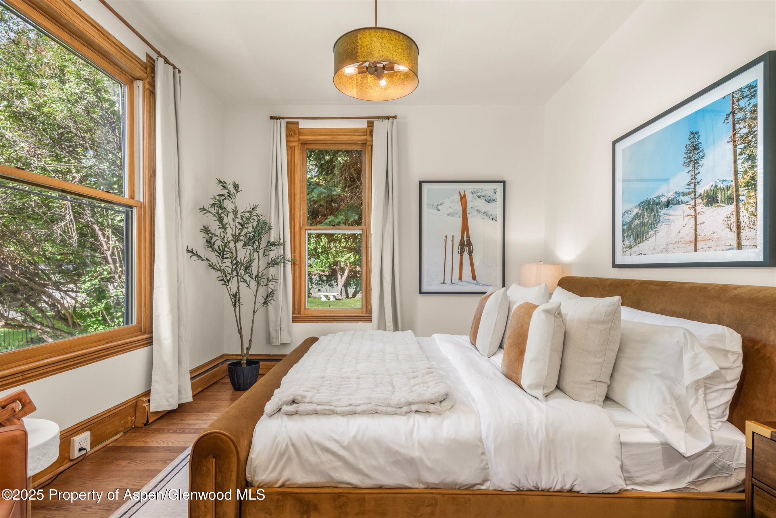 500 W Francis Street