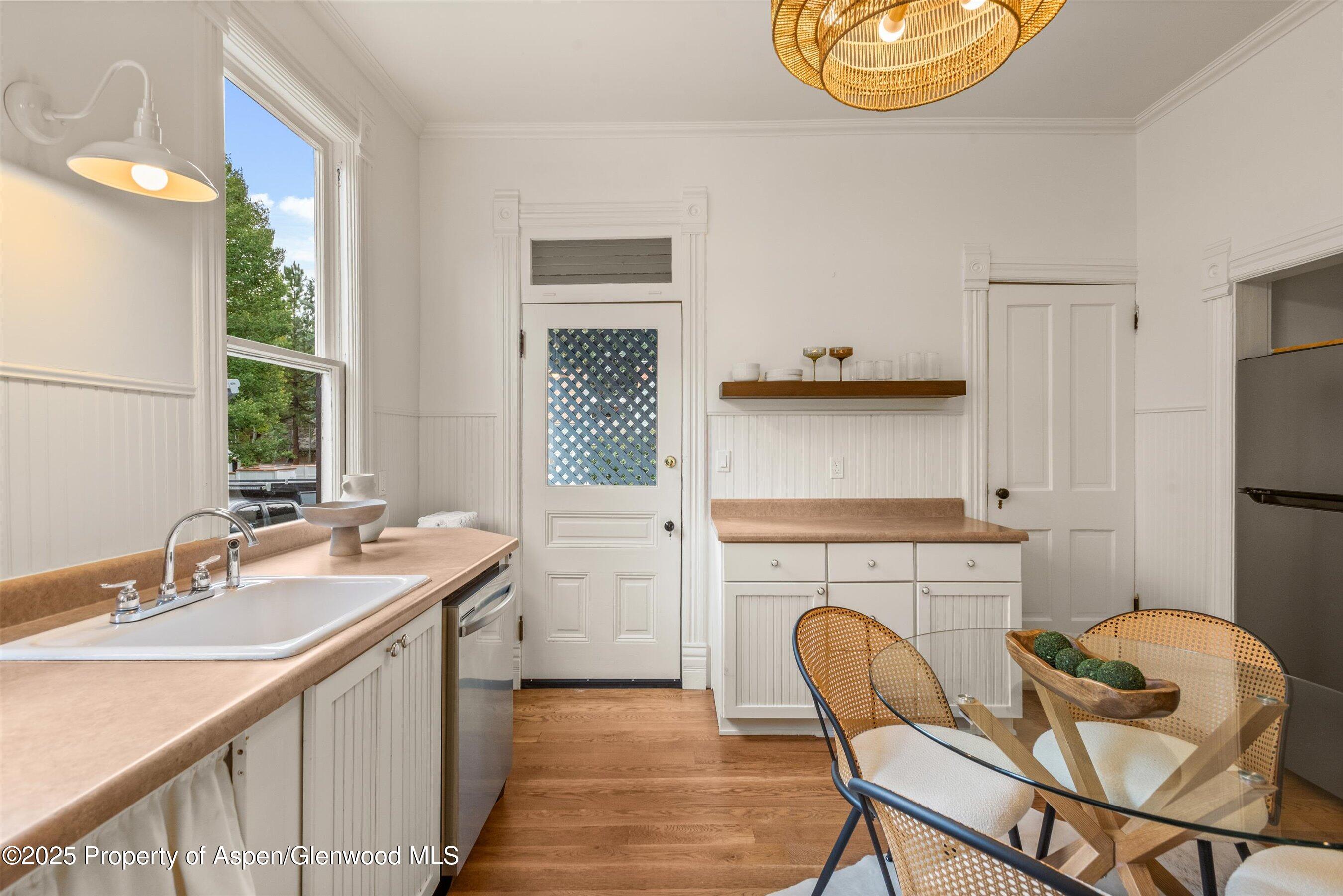 500 W Francis Street