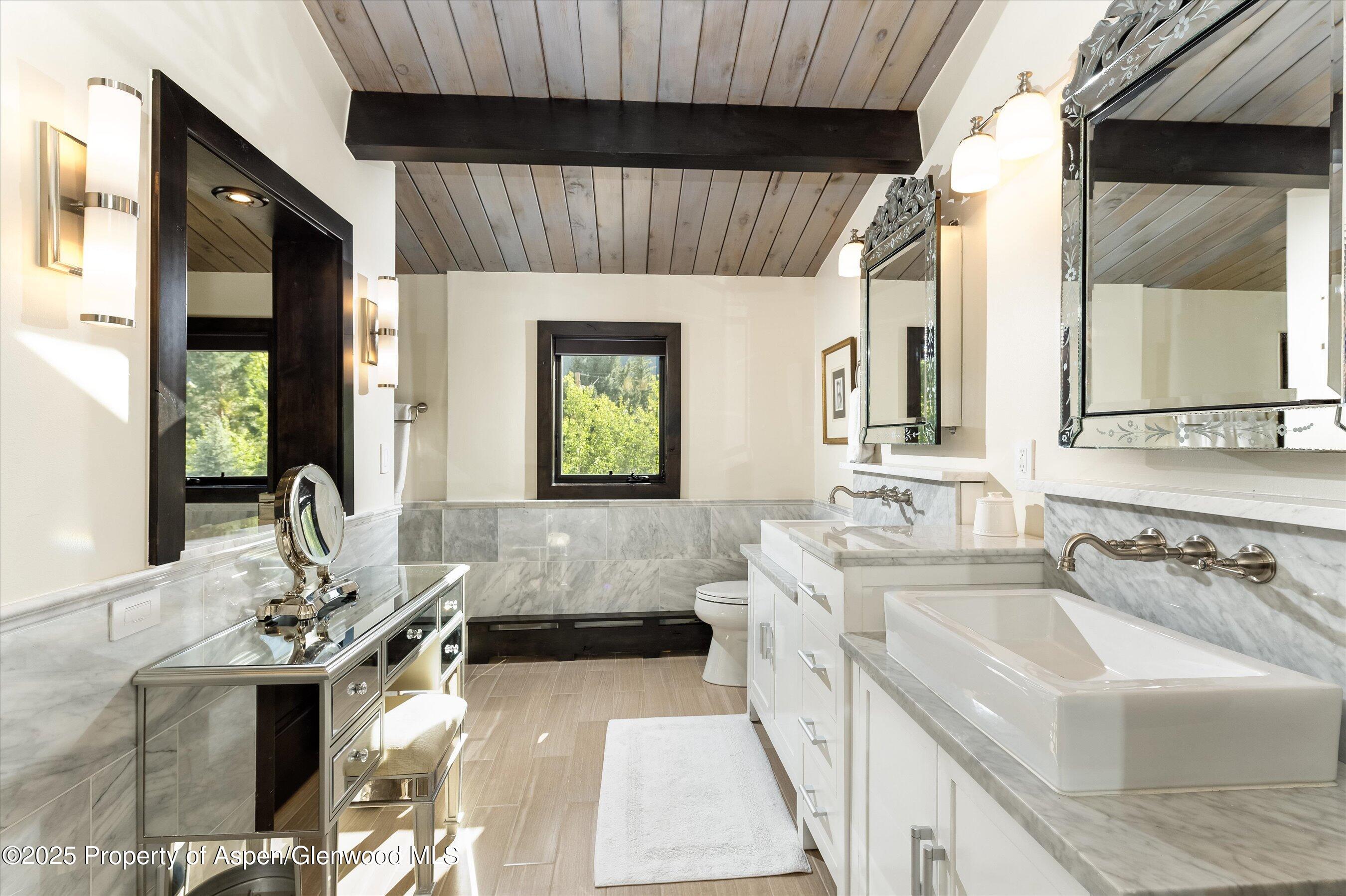 39 Roaring Fork Drive