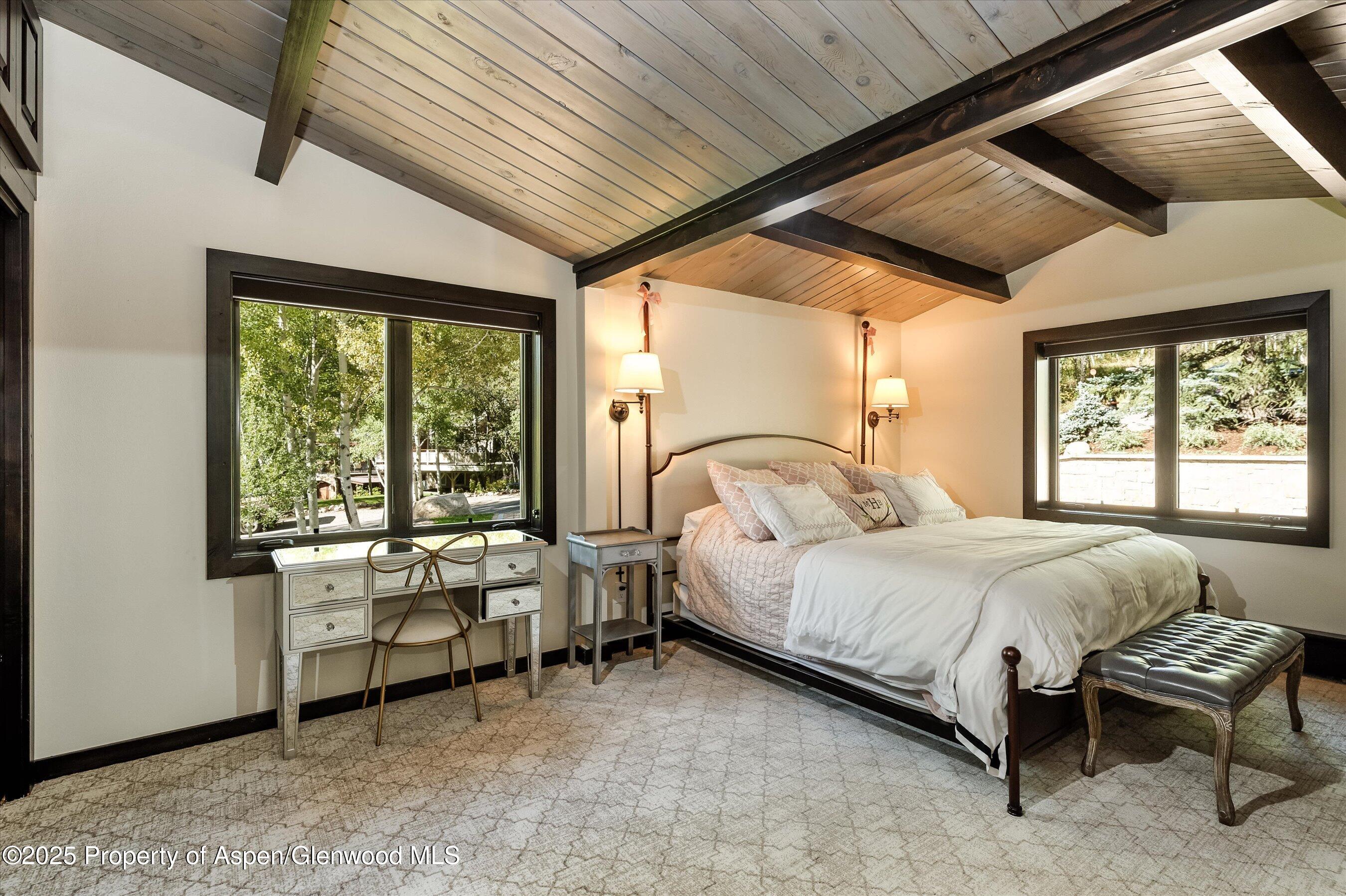 39 Roaring Fork Drive