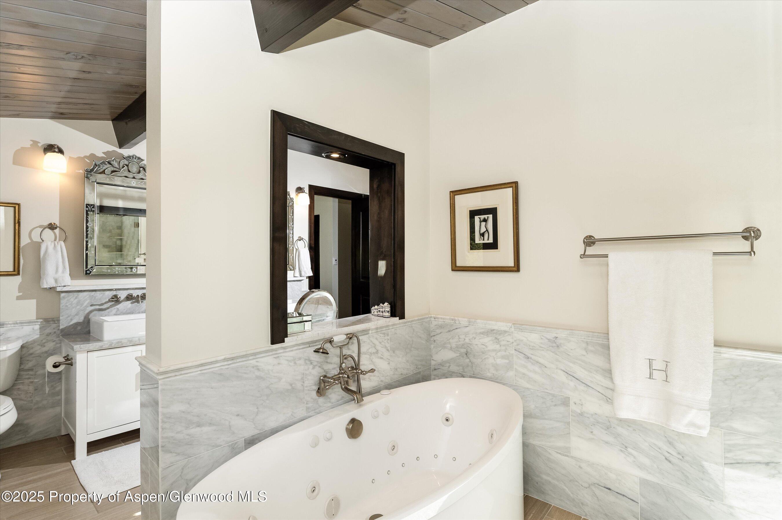 39 Roaring Fork Drive