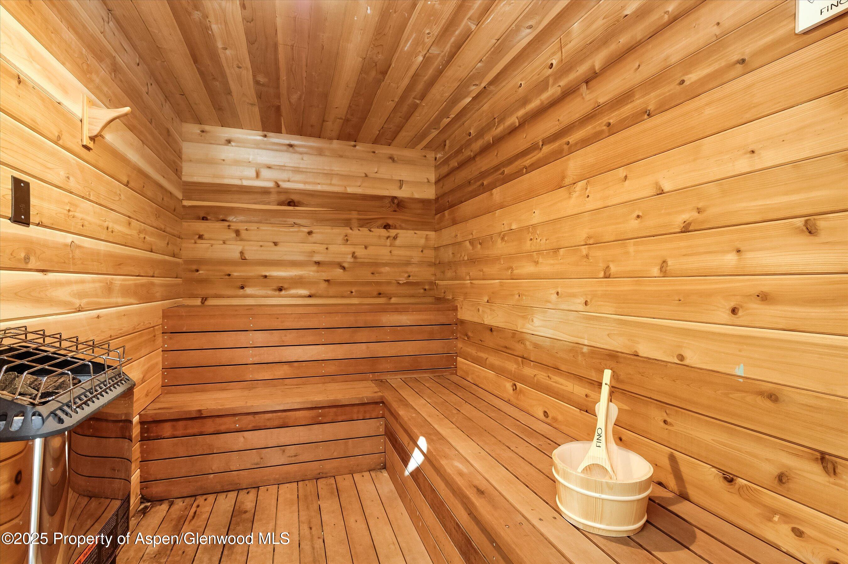 39 Roaring Fork Drive