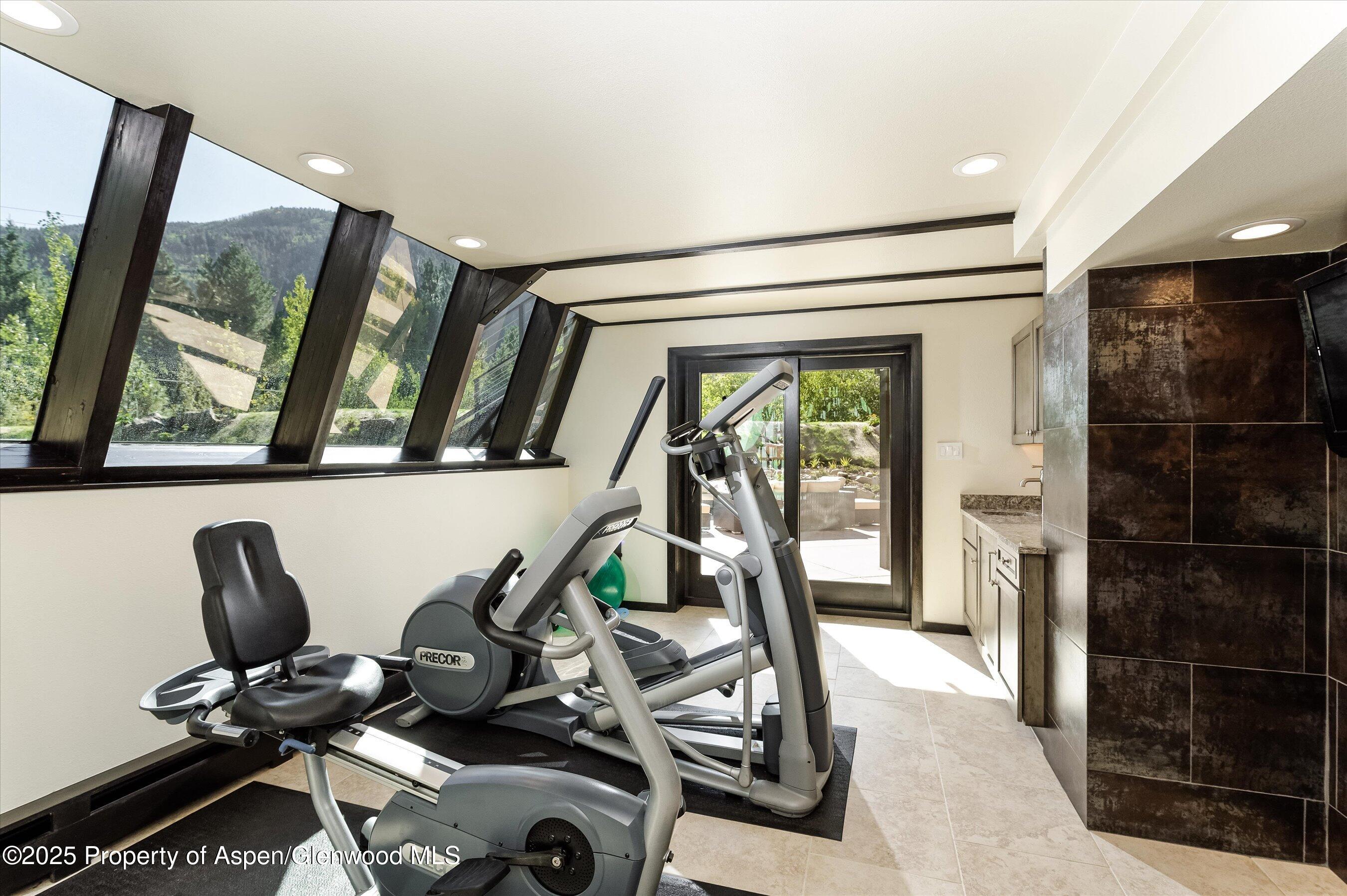 39 Roaring Fork Drive