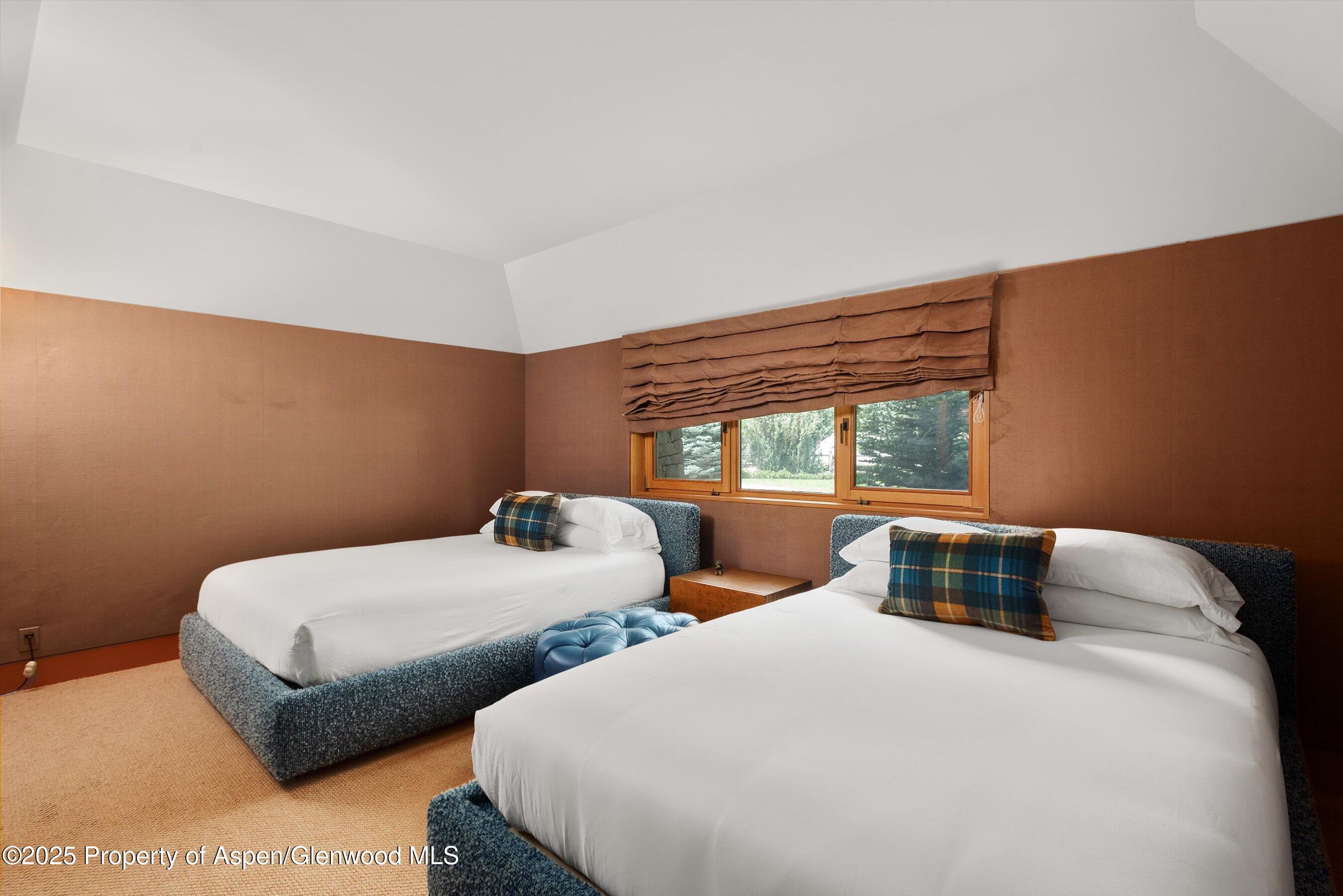 800 Roaring Fork Road