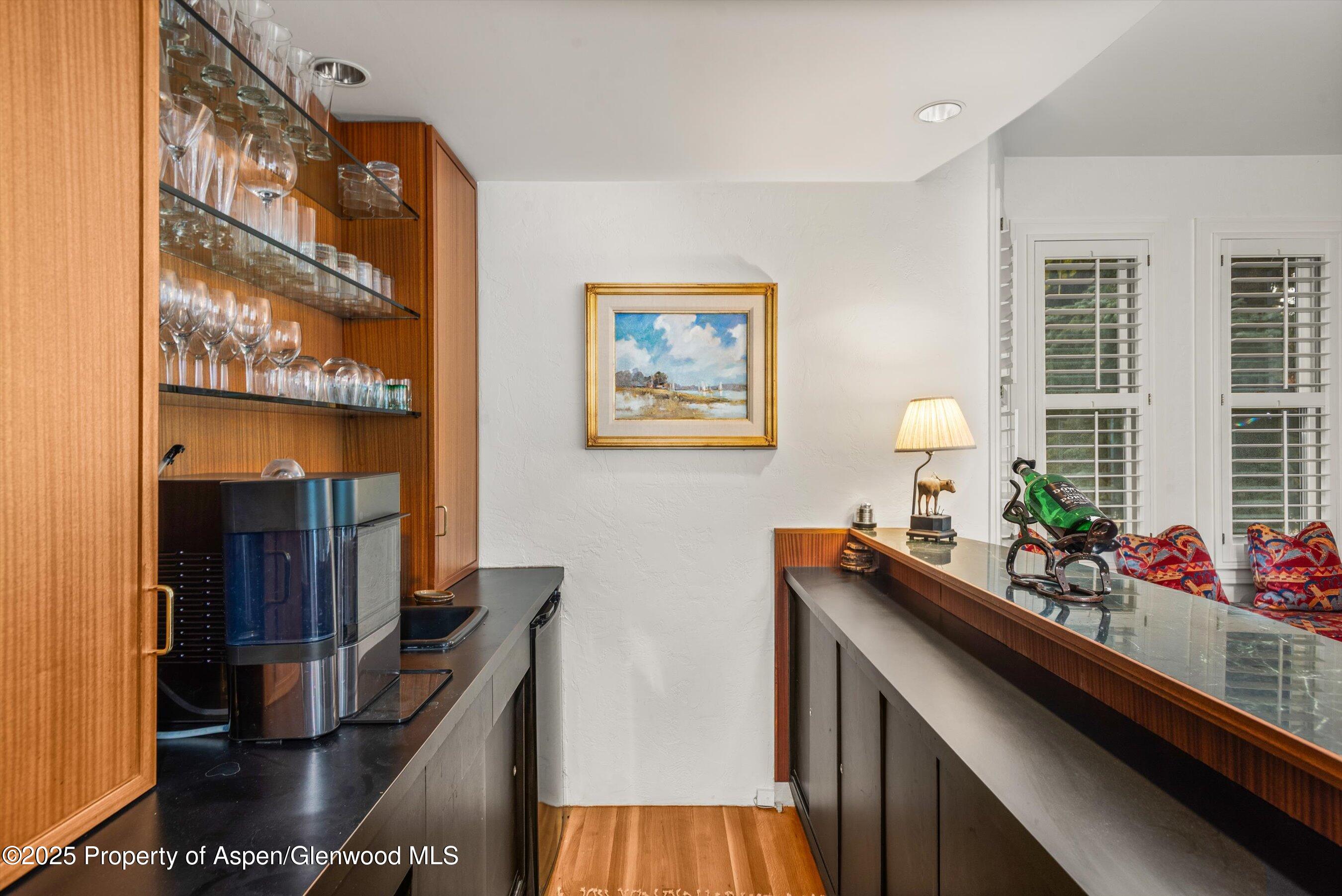 431 W Hopkins Avenue