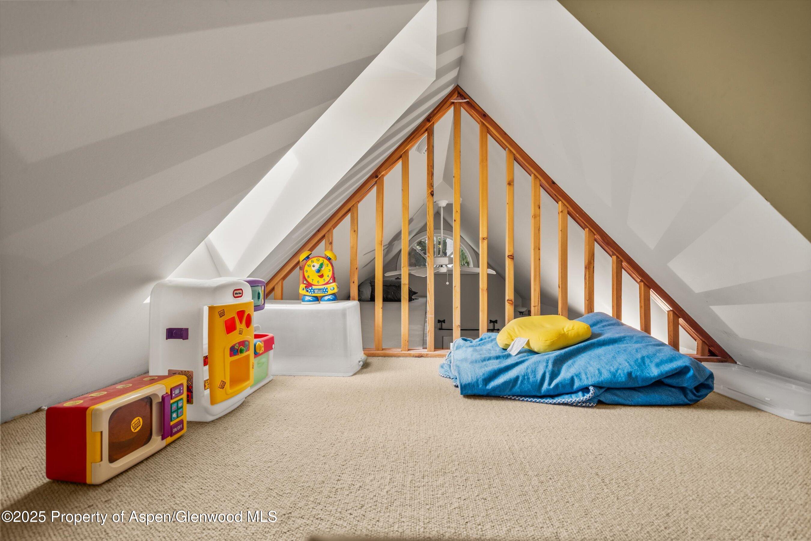 431 W Hopkins Avenue