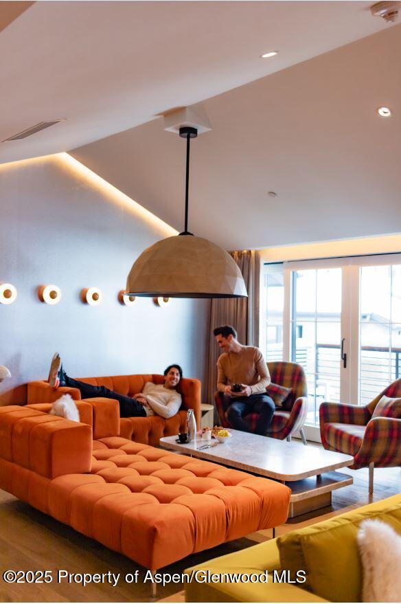 550 S Spring Street F2-1