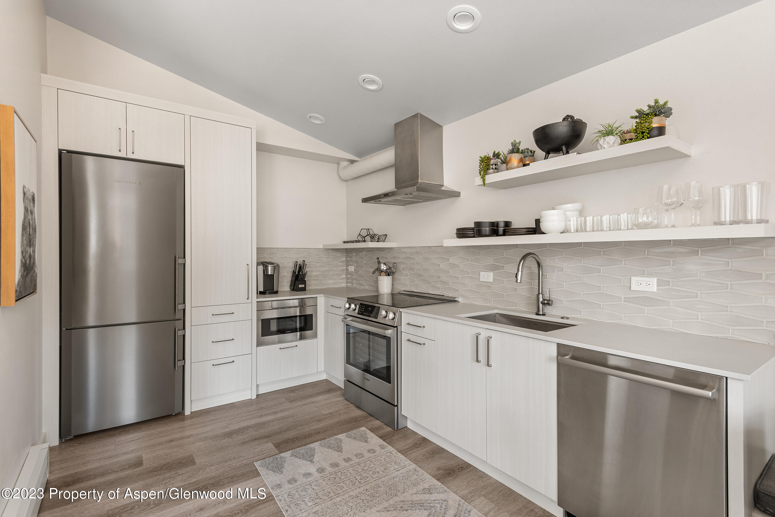 220 W Main Street 210/P1/B6