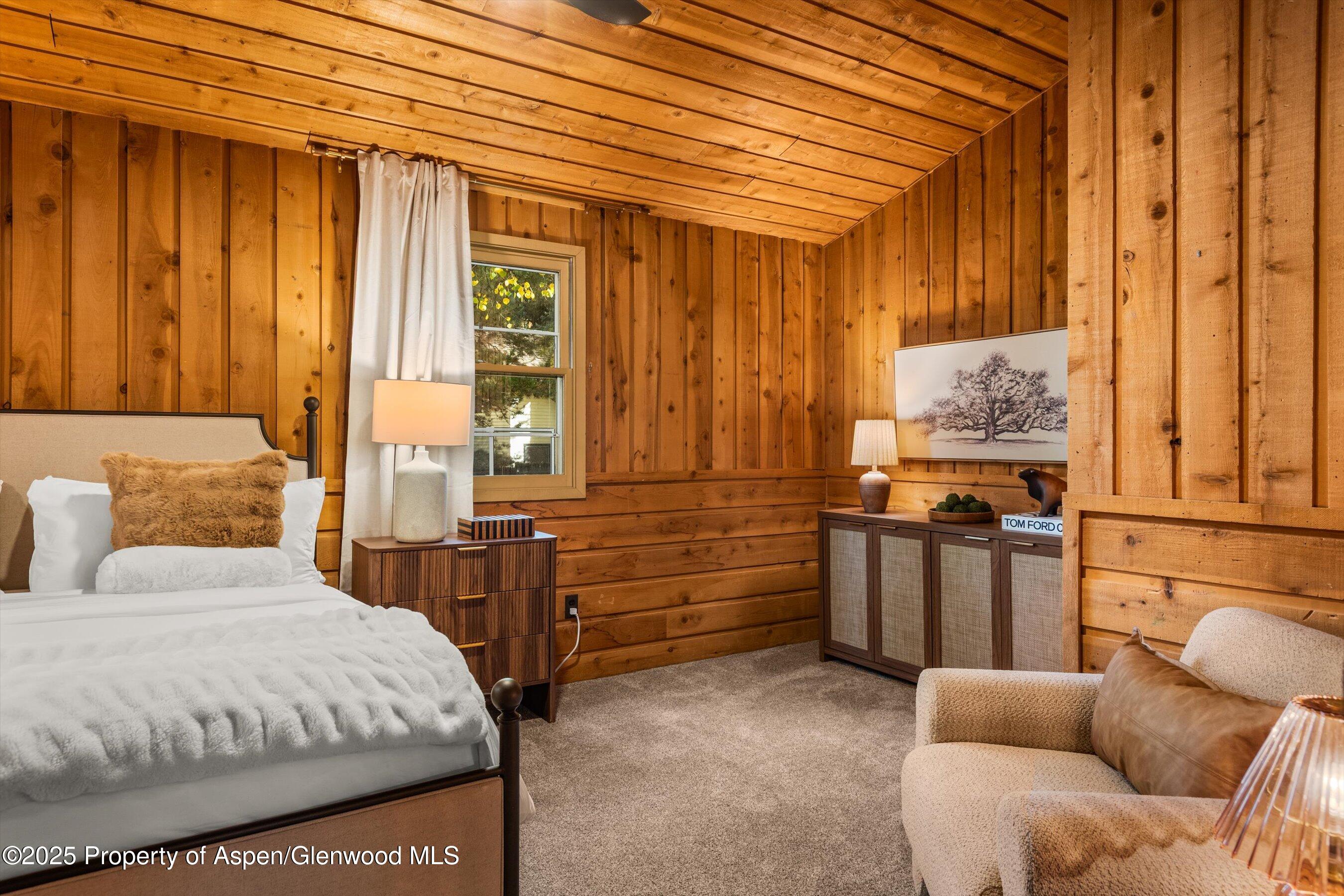 406 W Smuggler Street